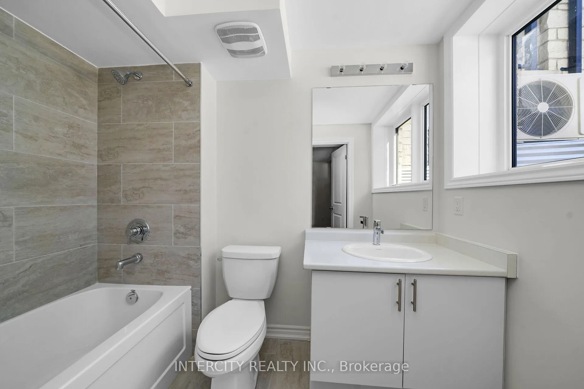 Photo 15 of Unit 46F, 14 Flourish Way, Caledon, Rural Caledon — HOMEH