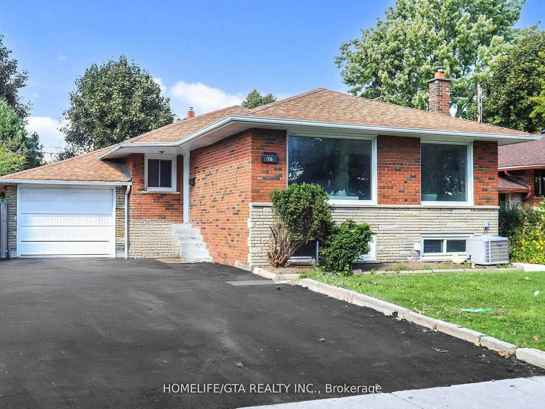 Photo 1 of 16 Woolwick Drive, Scarborough, Woburn — HOMEH