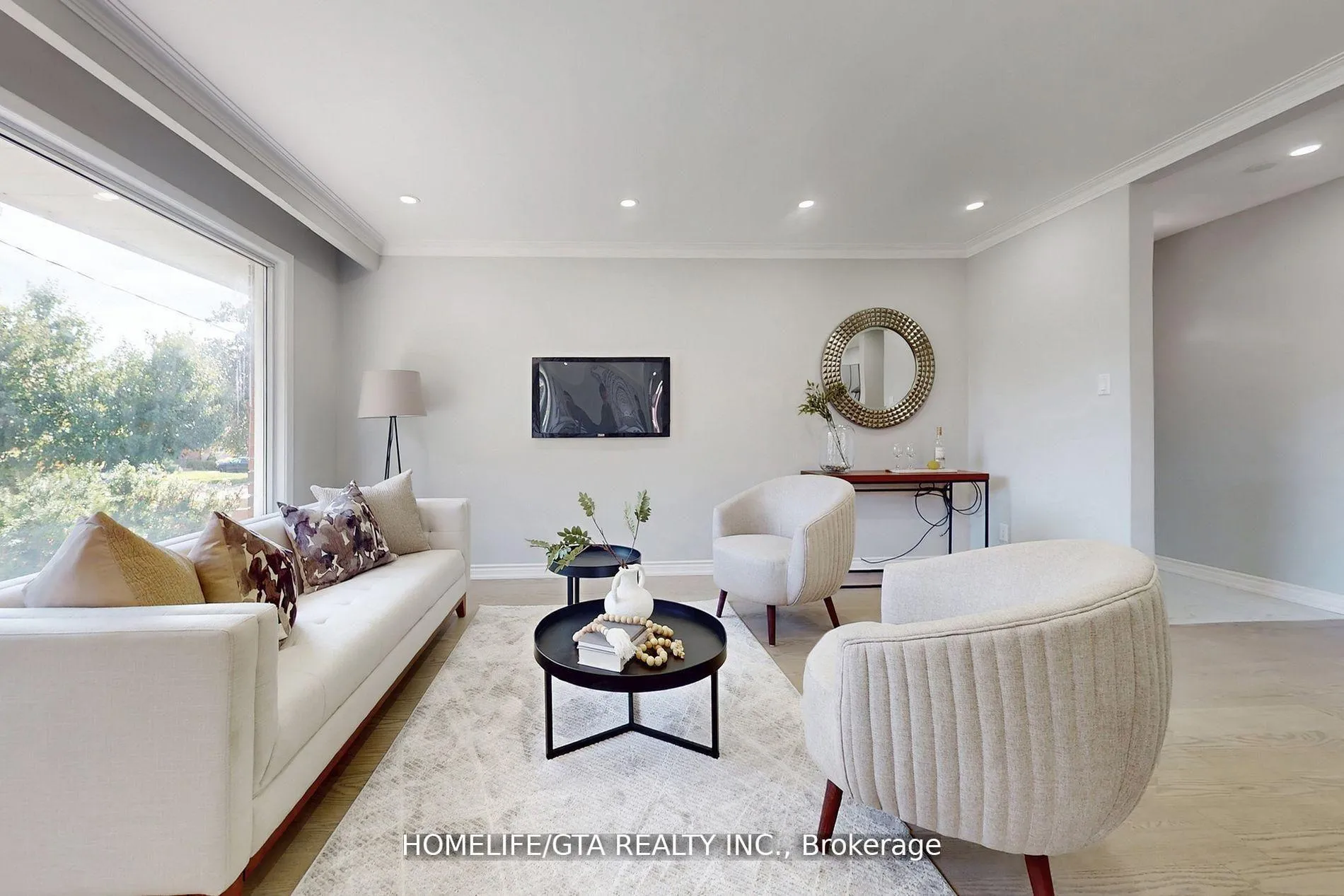 Photo 3 of 16 Woolwick Drive, Scarborough, Woburn — HOMEH