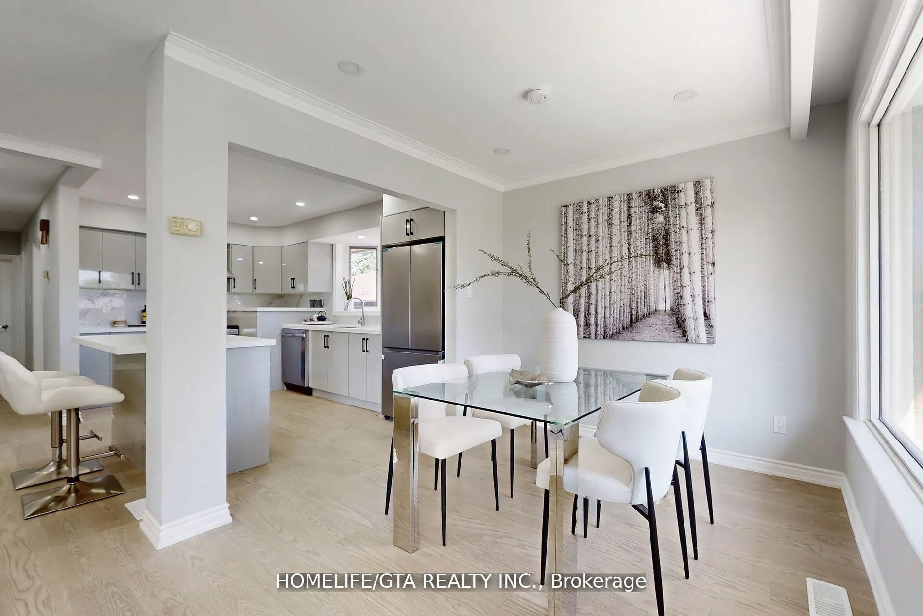 Photo 7 of 16 Woolwick Drive, Scarborough, Woburn — HOMEH