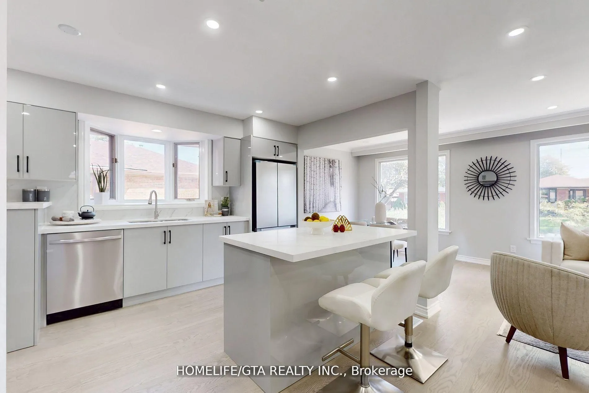 Photo 8 of 16 Woolwick Drive, Scarborough, Woburn — HOMEH