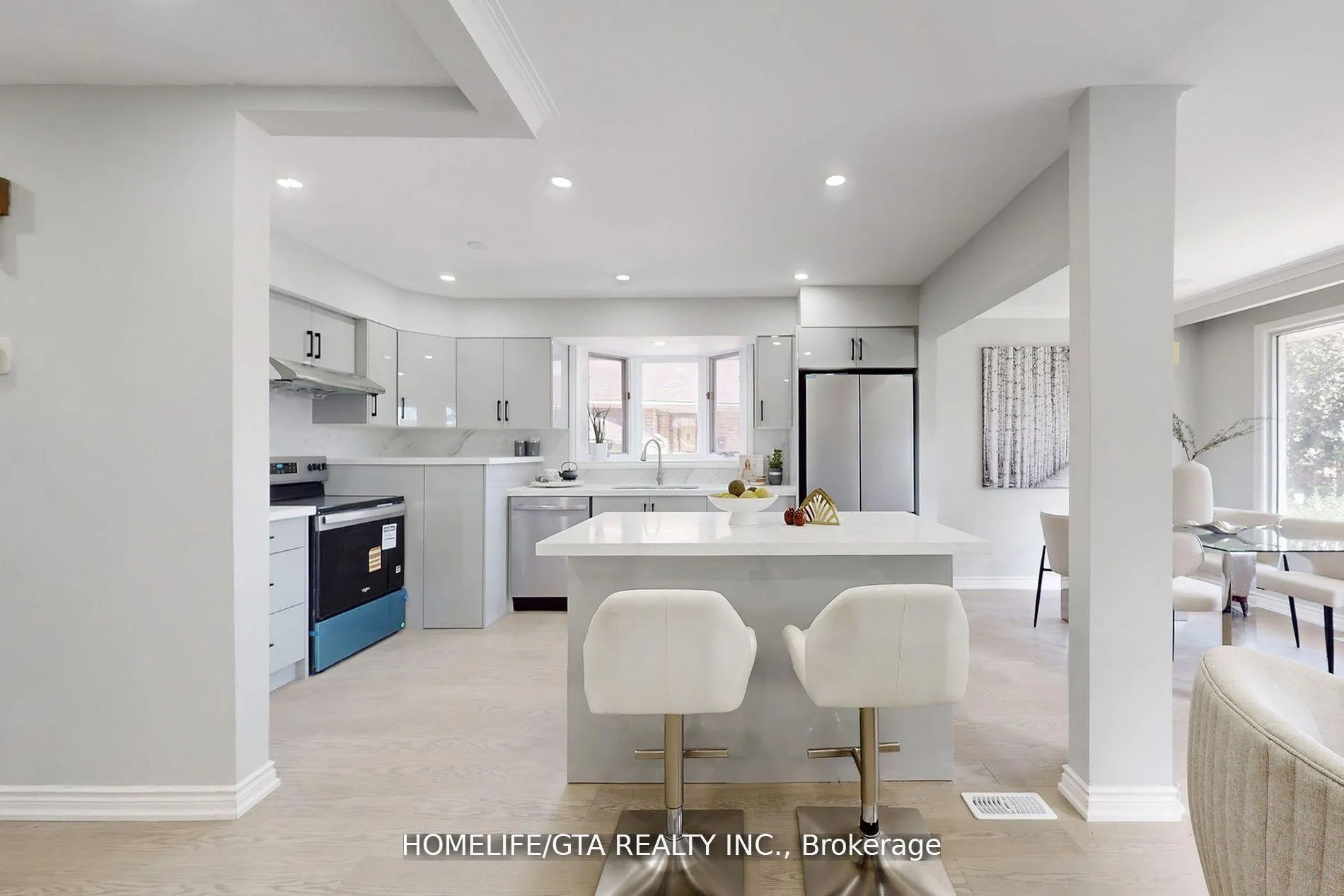 Photo 9 of 16 Woolwick Drive, Scarborough, Woburn — HOMEH