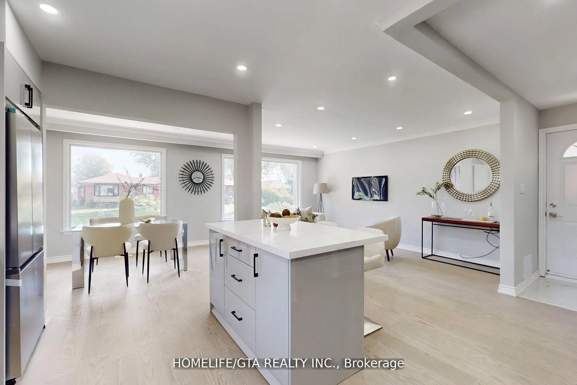 Photo 12 of 16 Woolwick Drive, Scarborough, Woburn — HOMEH