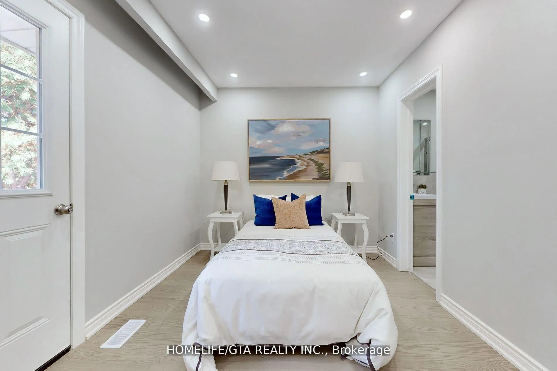Photo 16 of 16 Woolwick Drive, Scarborough, Woburn — HOMEH