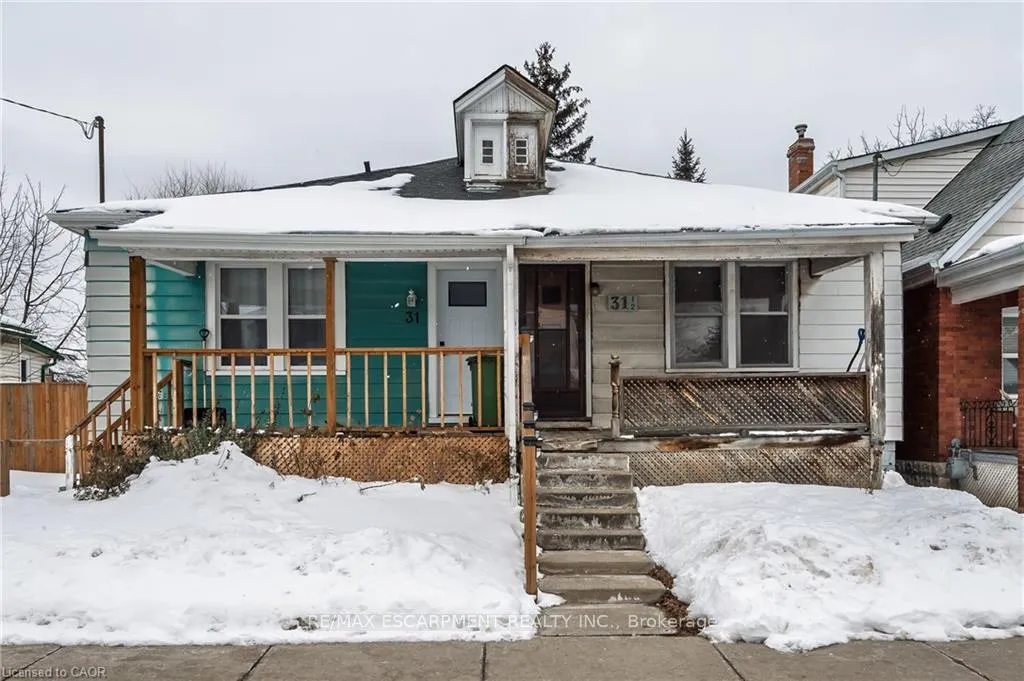 Front of 31 1/2 Garside Avenue N
