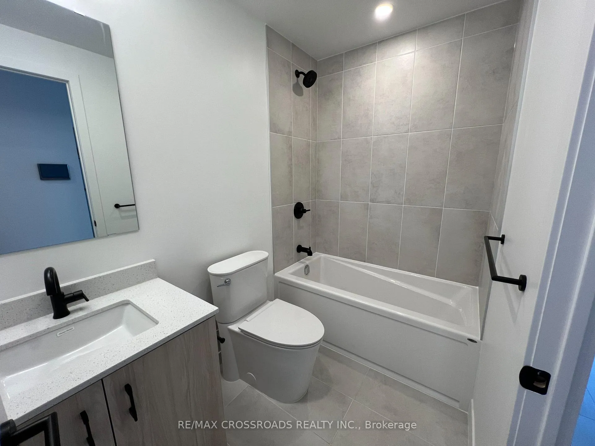 Photo 11 of Unit 322, 4878 Powers Common, Burlington, Appleby — HOMEH