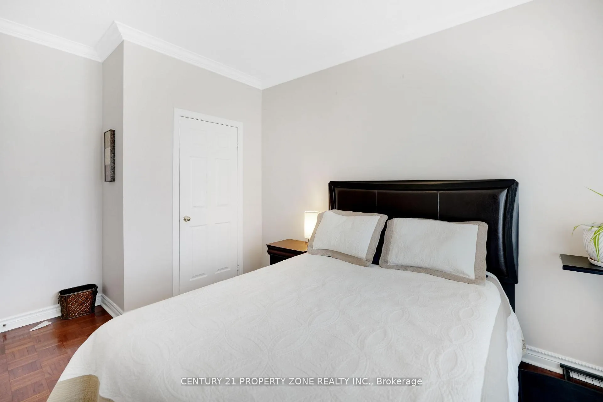 Photo 5 of 38 Castlegate Boulevard, Brampton, Bram East — HOMEH