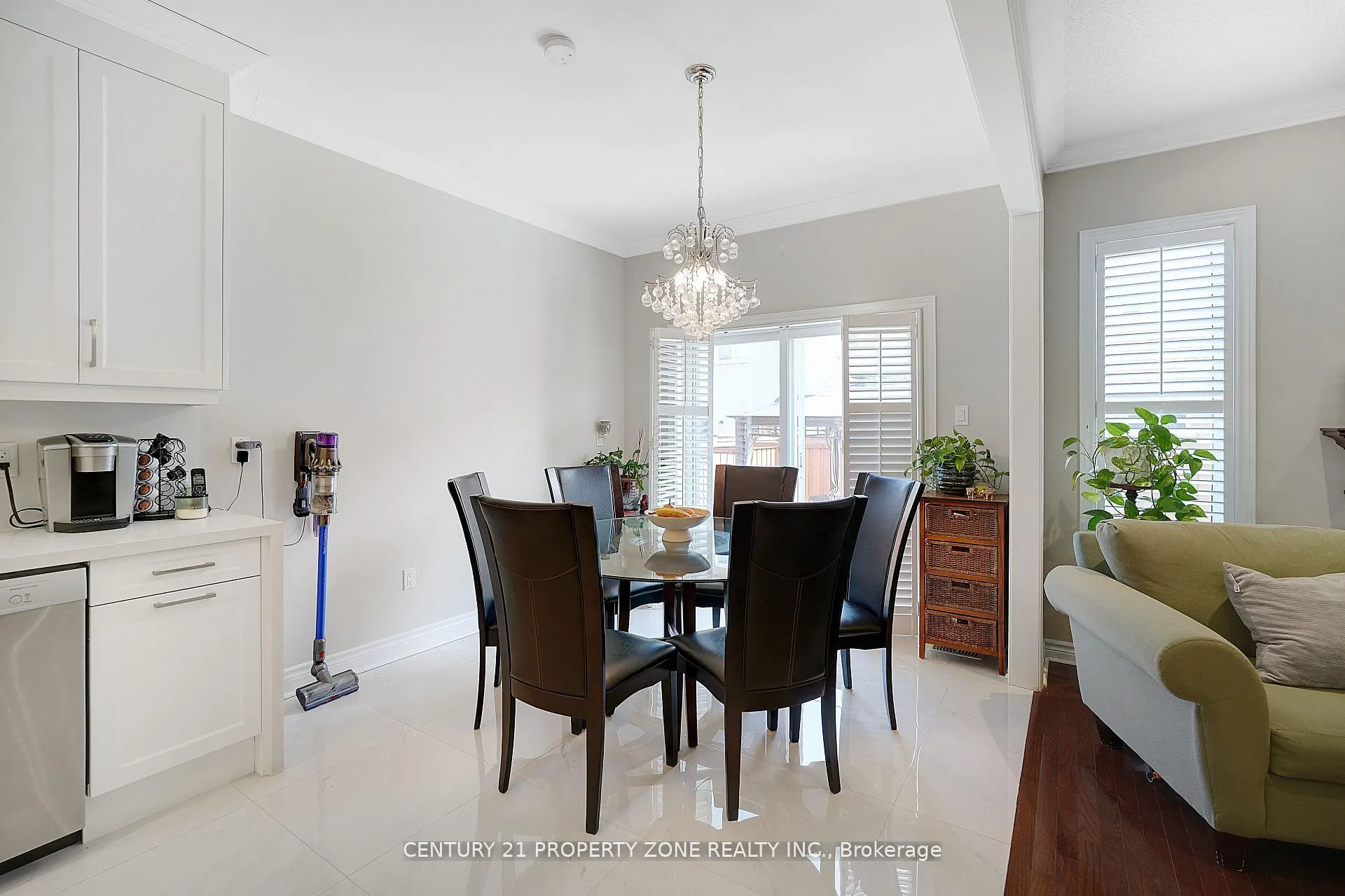 Photo 9 of 38 Castlegate Boulevard, Brampton, Bram East — HOMEH