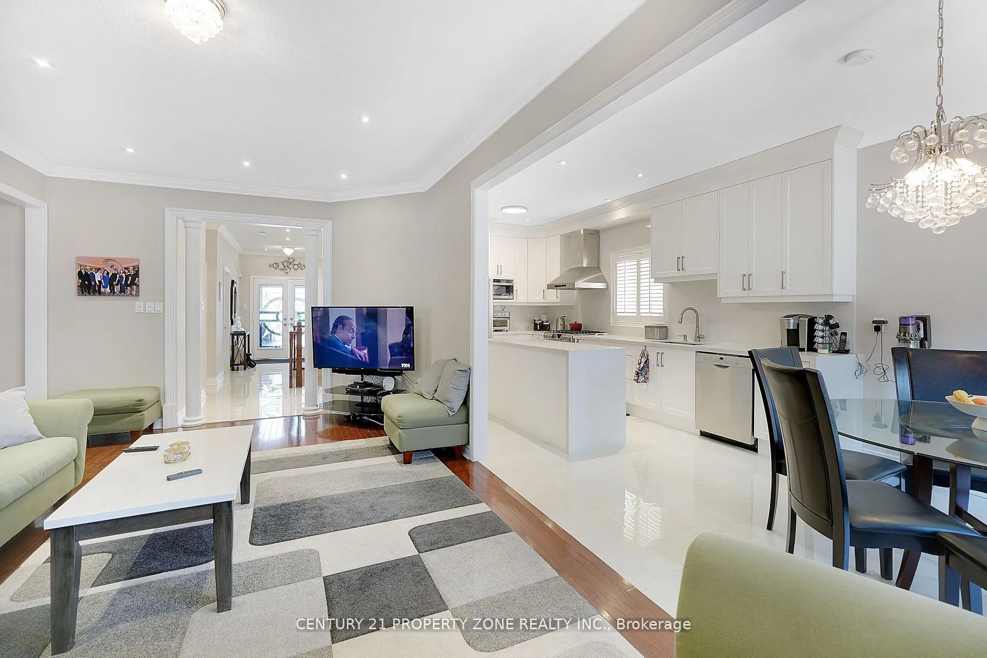 Photo 11 of 38 Castlegate Boulevard, Brampton, Bram East — HOMEH