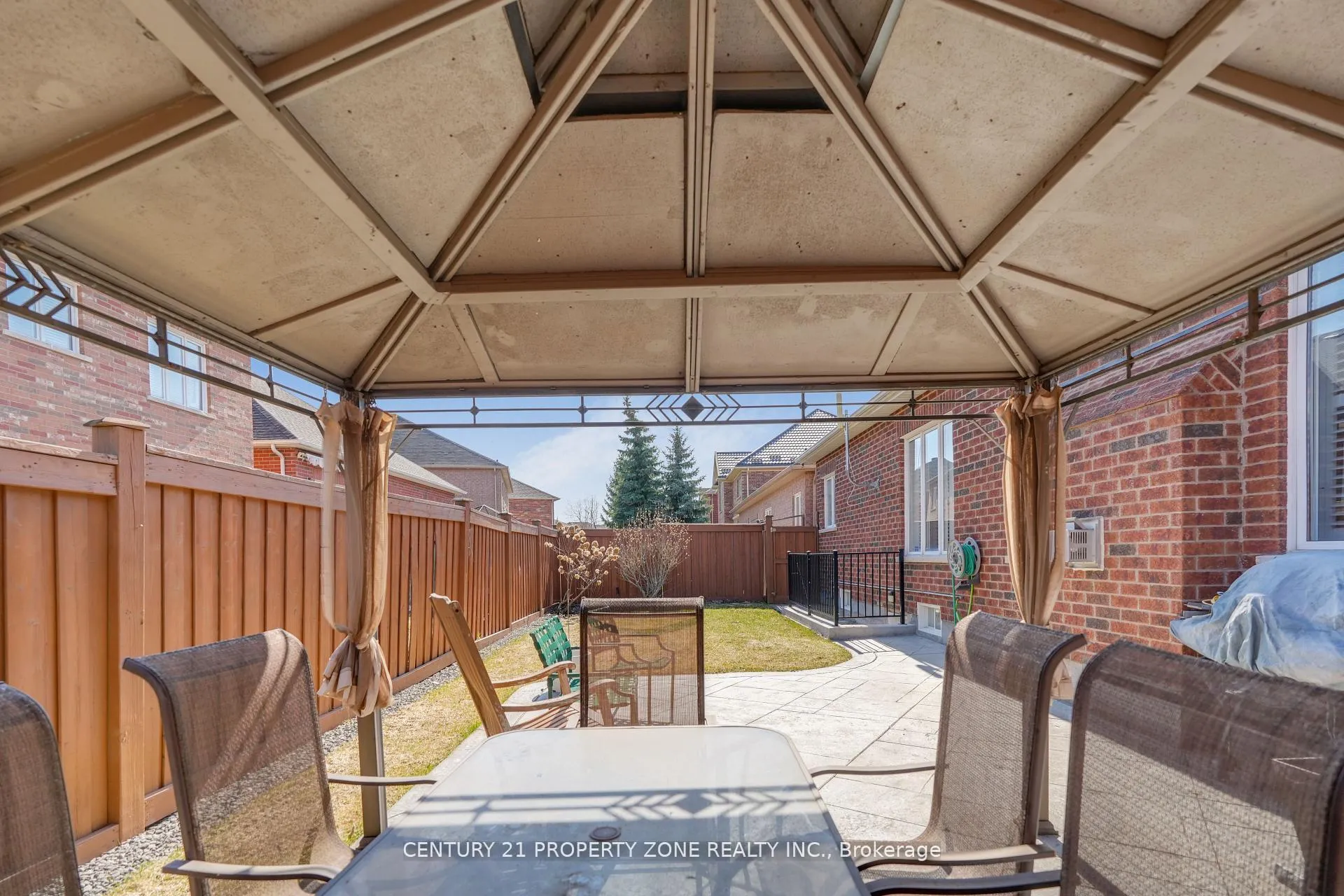 Photo 31 of 38 Castlegate Boulevard, Brampton, Bram East — HOMEH