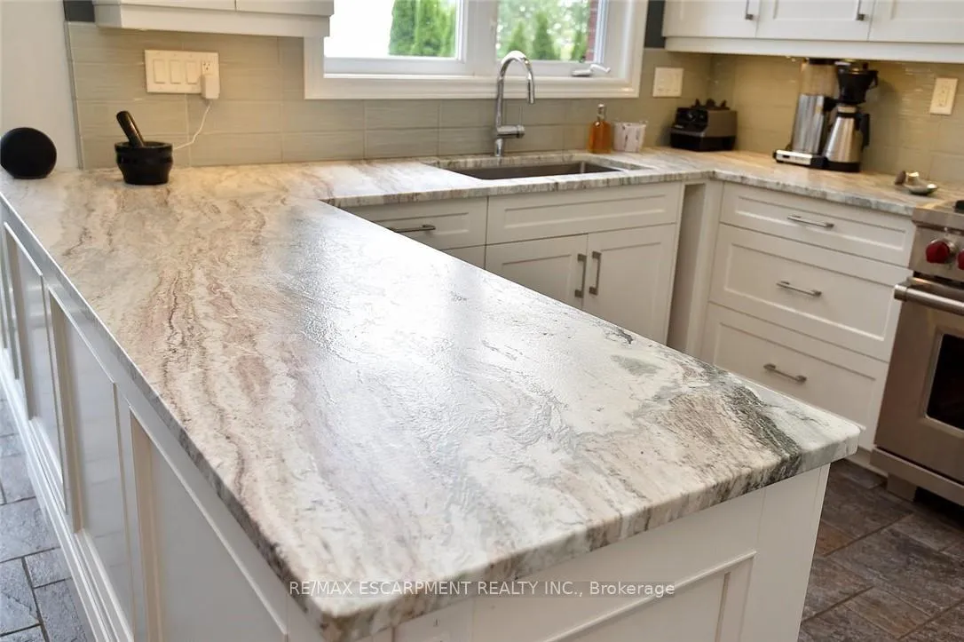Photo 6 of Unit 5, 97 Sunvale Place, Hamilton, Lakeshore — HOMEH
