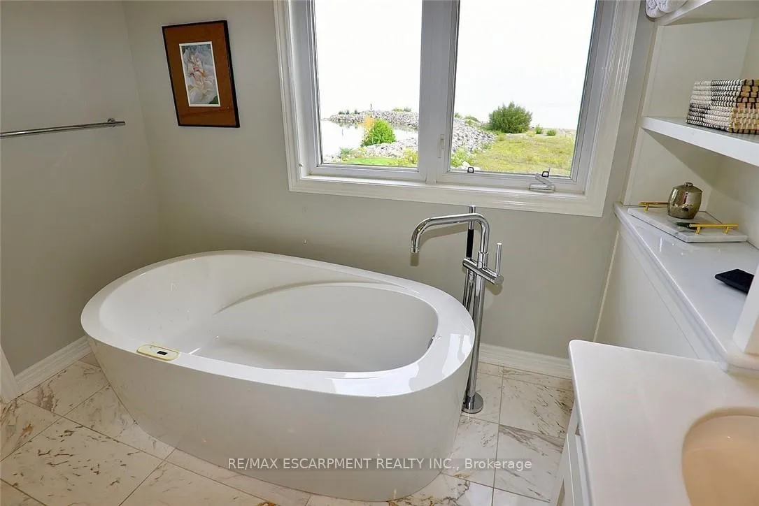 Photo 16 of Unit 5, 97 Sunvale Place, Hamilton, Lakeshore — HOMEH
