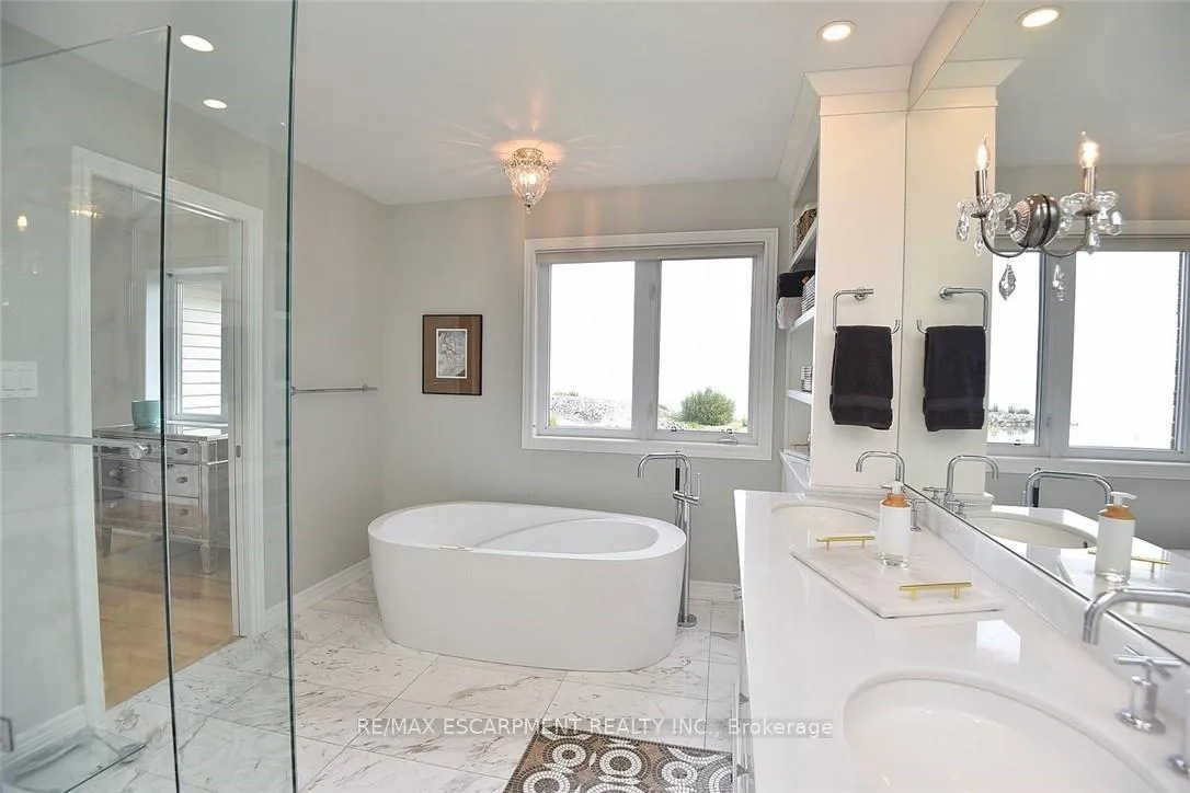 Photo 18 of Unit 5, 97 Sunvale Place, Hamilton, Lakeshore — HOMEH
