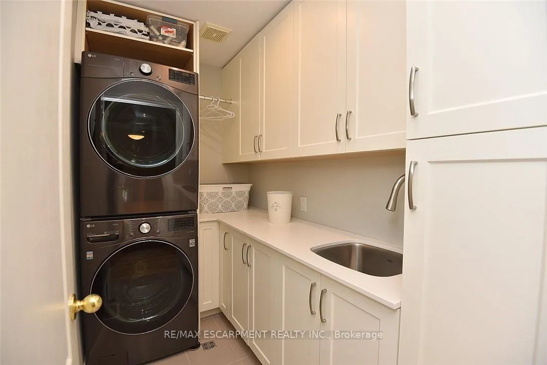 Photo 23 of Unit 5, 97 Sunvale Place, Hamilton, Lakeshore — HOMEH