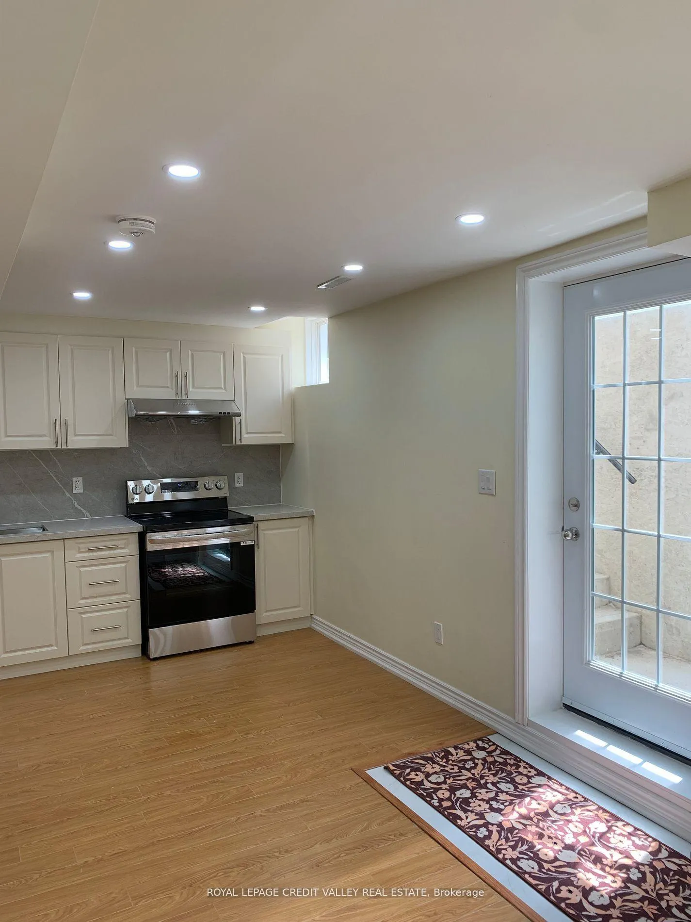 Photo 5 of 17 Patience Drive, Brampton, Fletcher's Meadow — HOMEH
