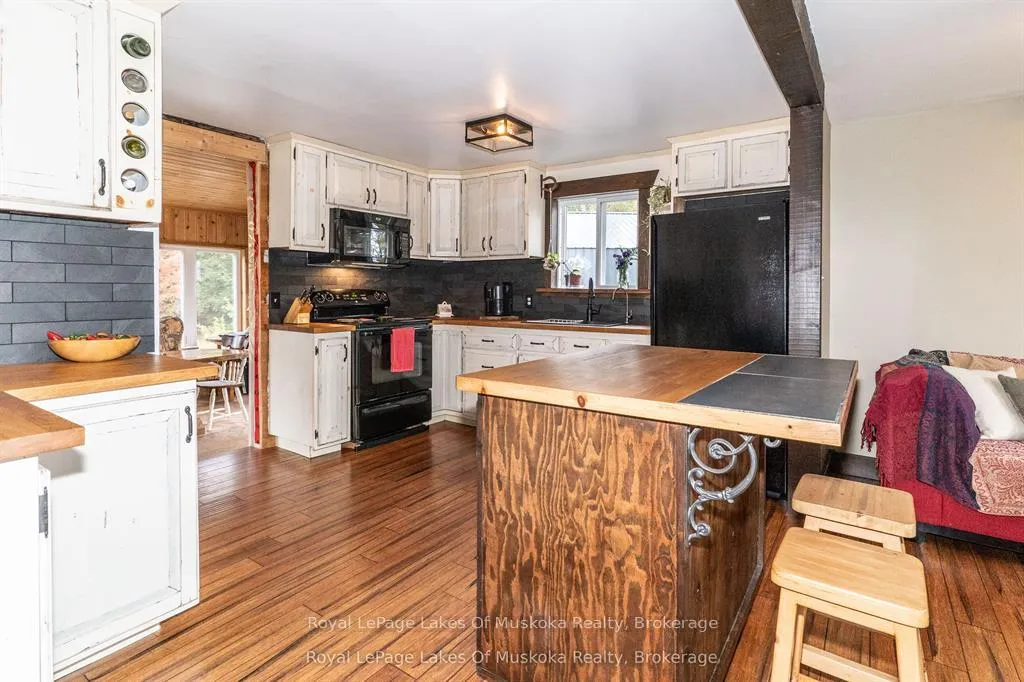 Photo 10 of 1741 Doe Lake Road, Gravenhurst, Muskoka (S) — HOMEH