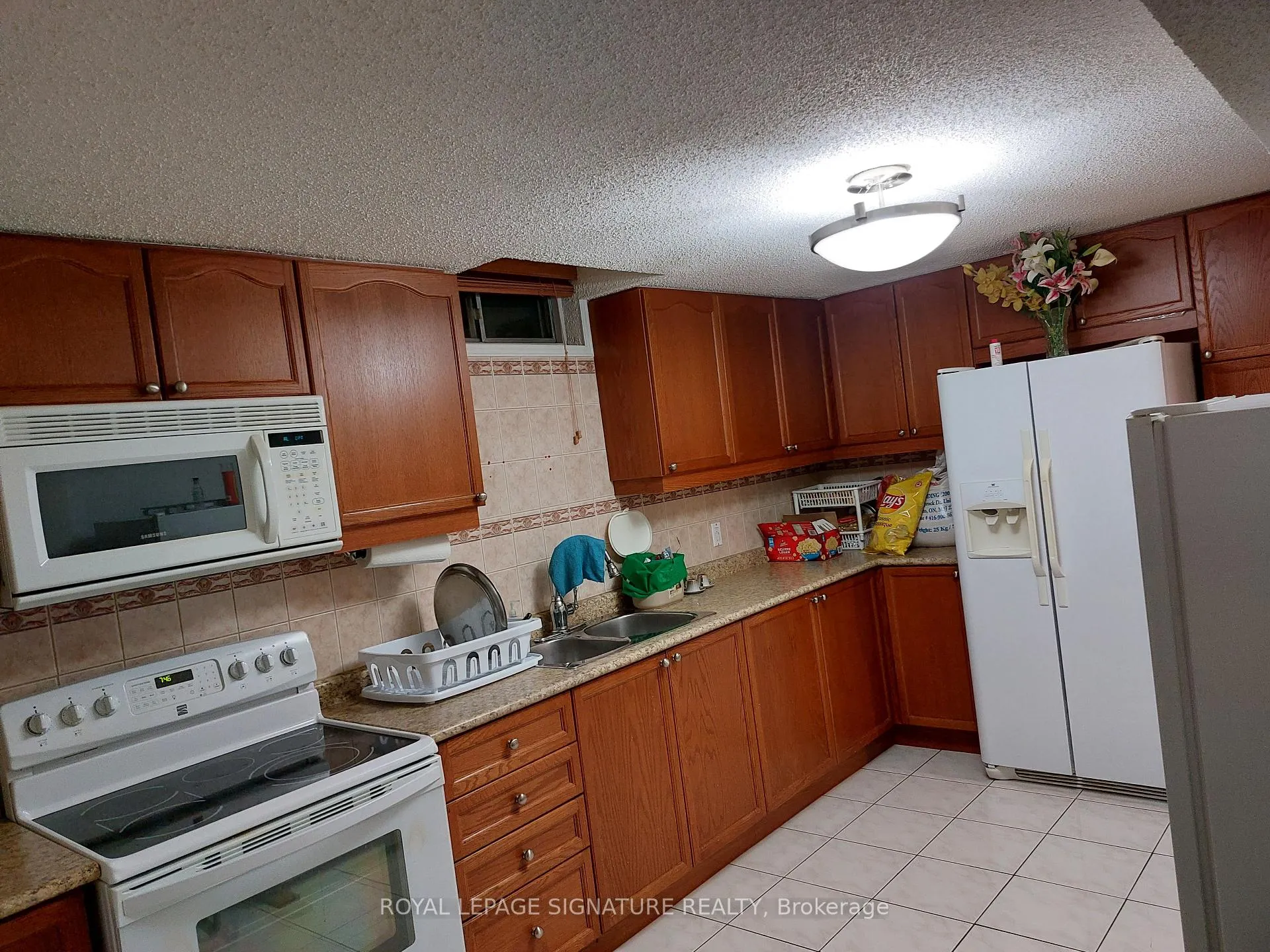 Photo 5 of 6 Sunforest Drive, Brampton, Heart Lake West — HOMEH