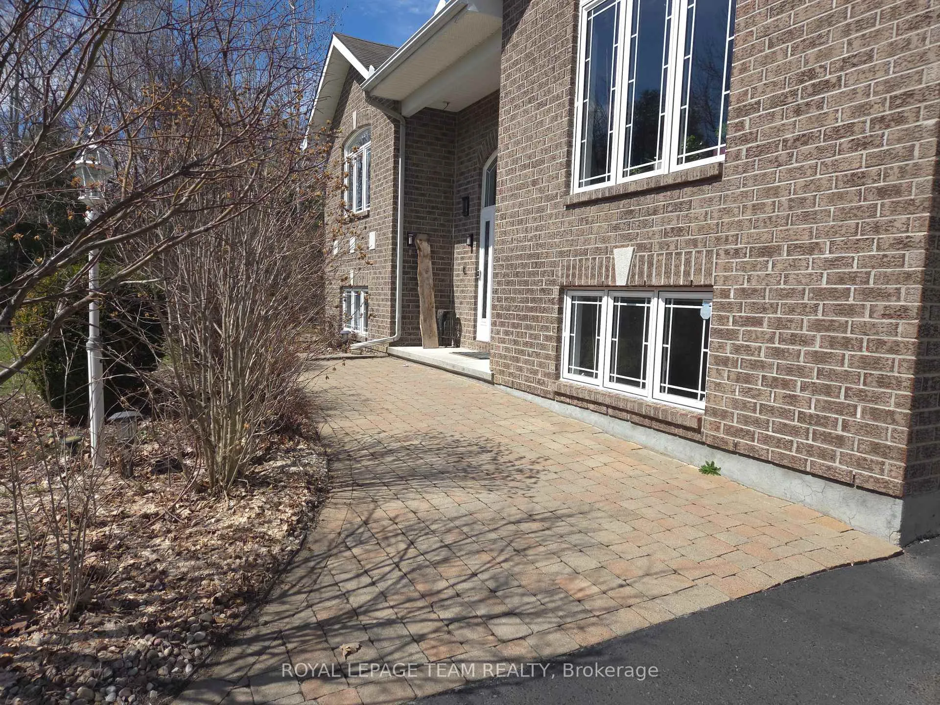 Photo 2 of 6637 Stanmore Street, Ottawa, Greely — HOMEH