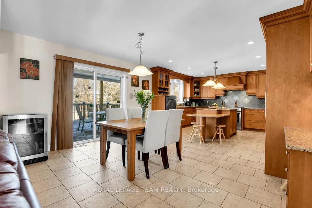 Photo 9 of 6637 Stanmore Street, Ottawa, Greely — HOMEH