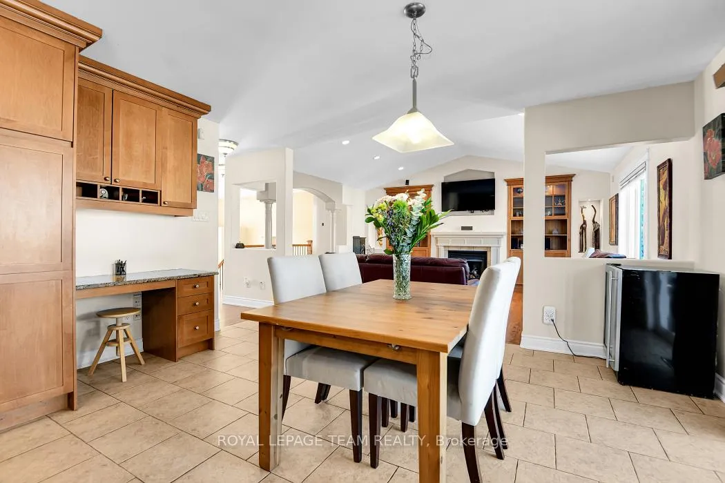Photo 10 of 6637 Stanmore Street, Ottawa, Greely — HOMEH