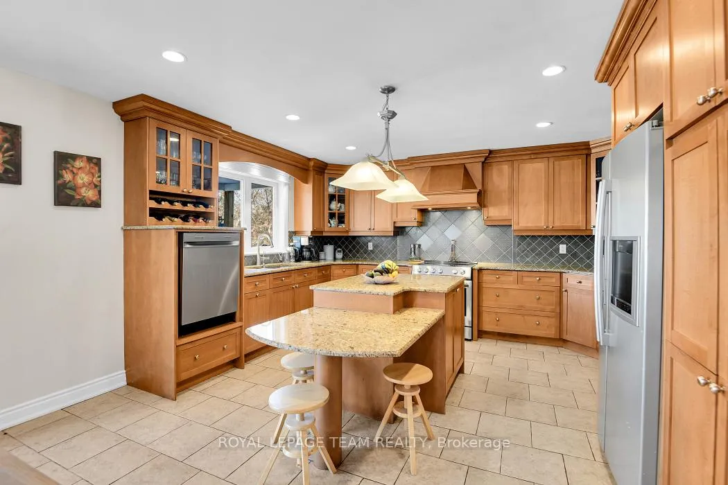 Photo 11 of 6637 Stanmore Street, Ottawa, Greely — HOMEH