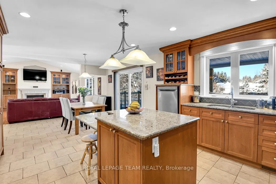 Photo 13 of 6637 Stanmore Street, Ottawa, Greely — HOMEH