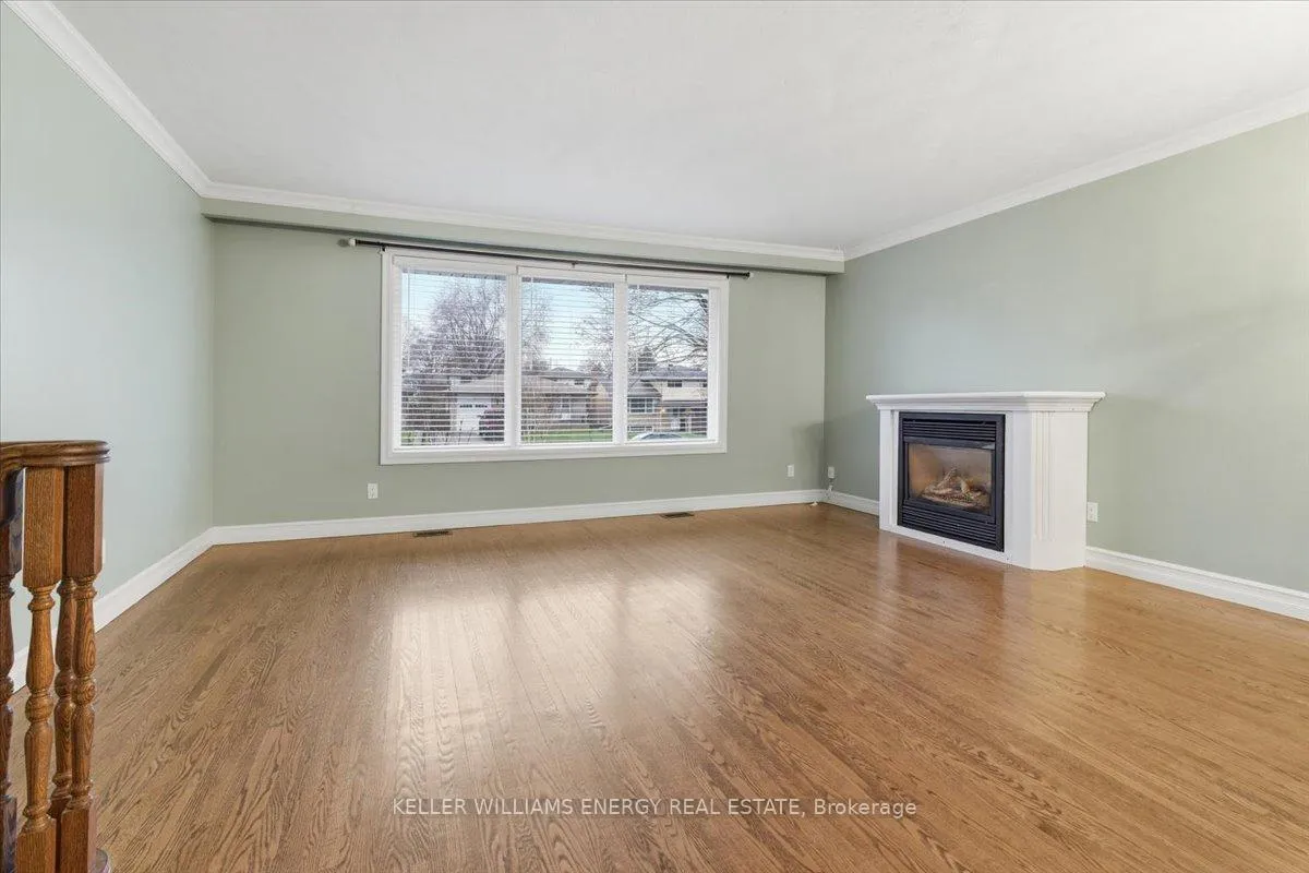 Photo 2 of 317 Central Park Boulevard N, Oshawa, O'Neill — HOMEH