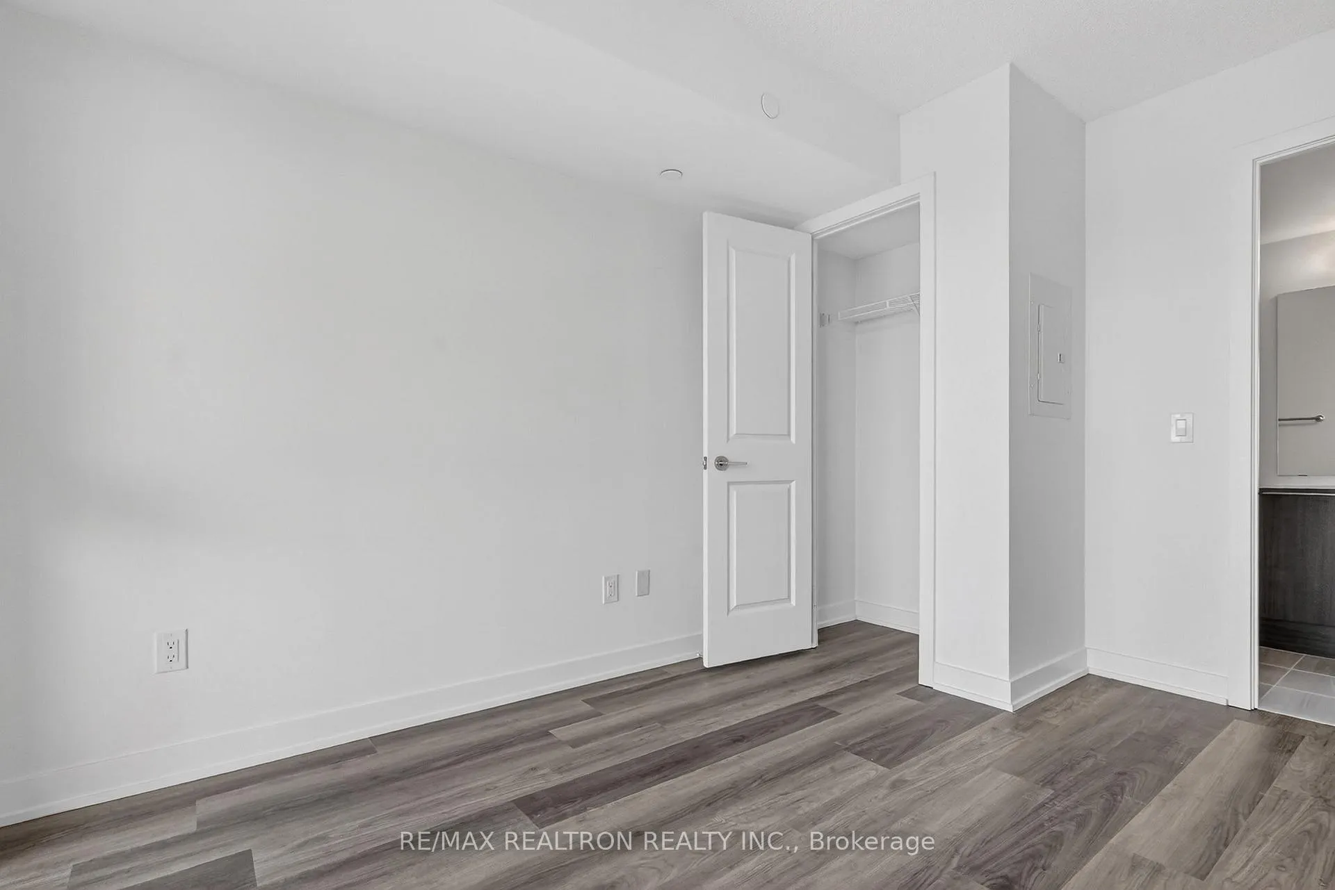 Photo 17 of Unit 2401, 1010 Sandy Beach Road, Pickering, Bay Ridges — HOMEH