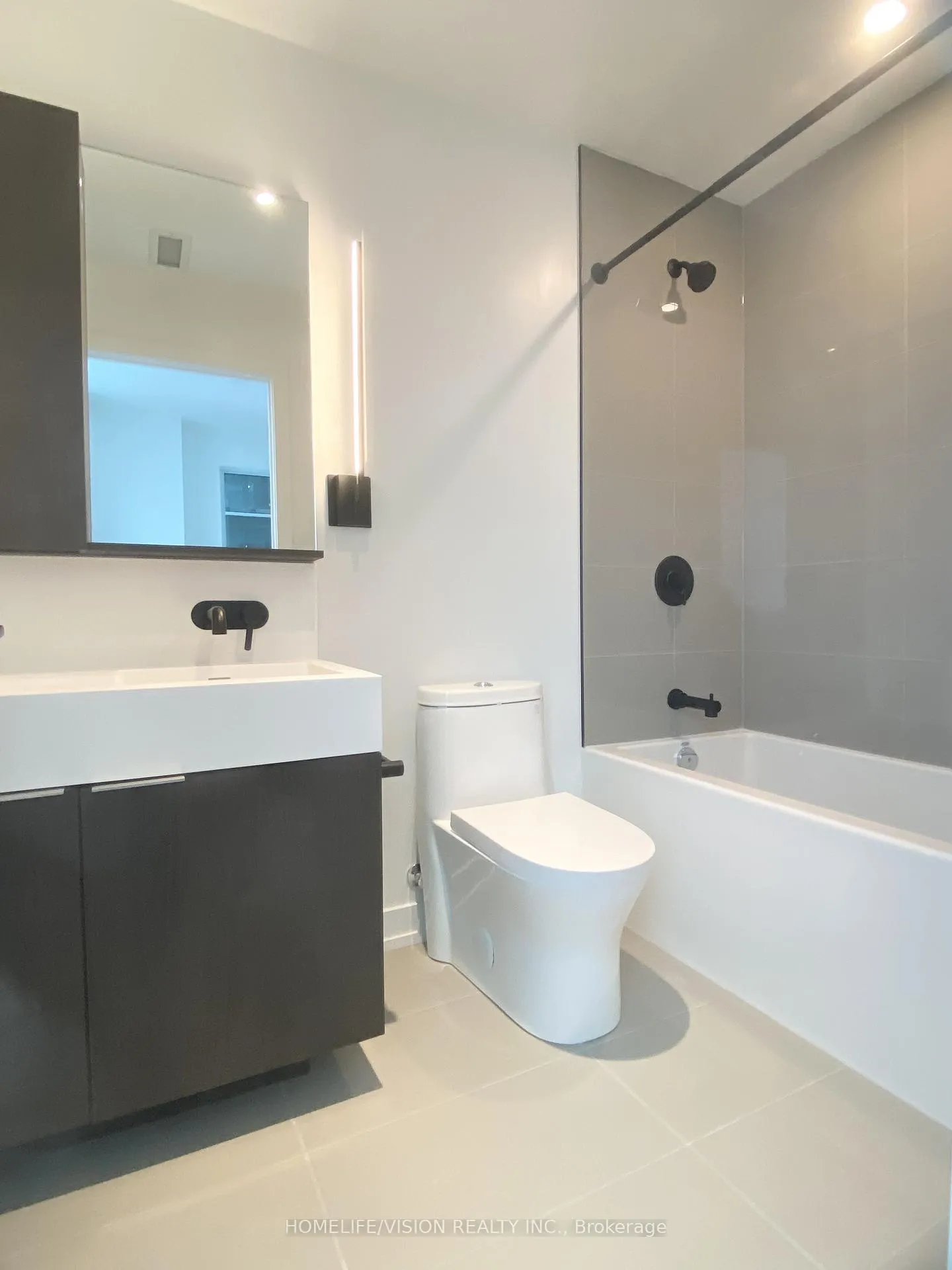 Photo 13 of Unit 2009, 127 Broadway Avenue, Toronto, Mount Pleasant East — HOMEH