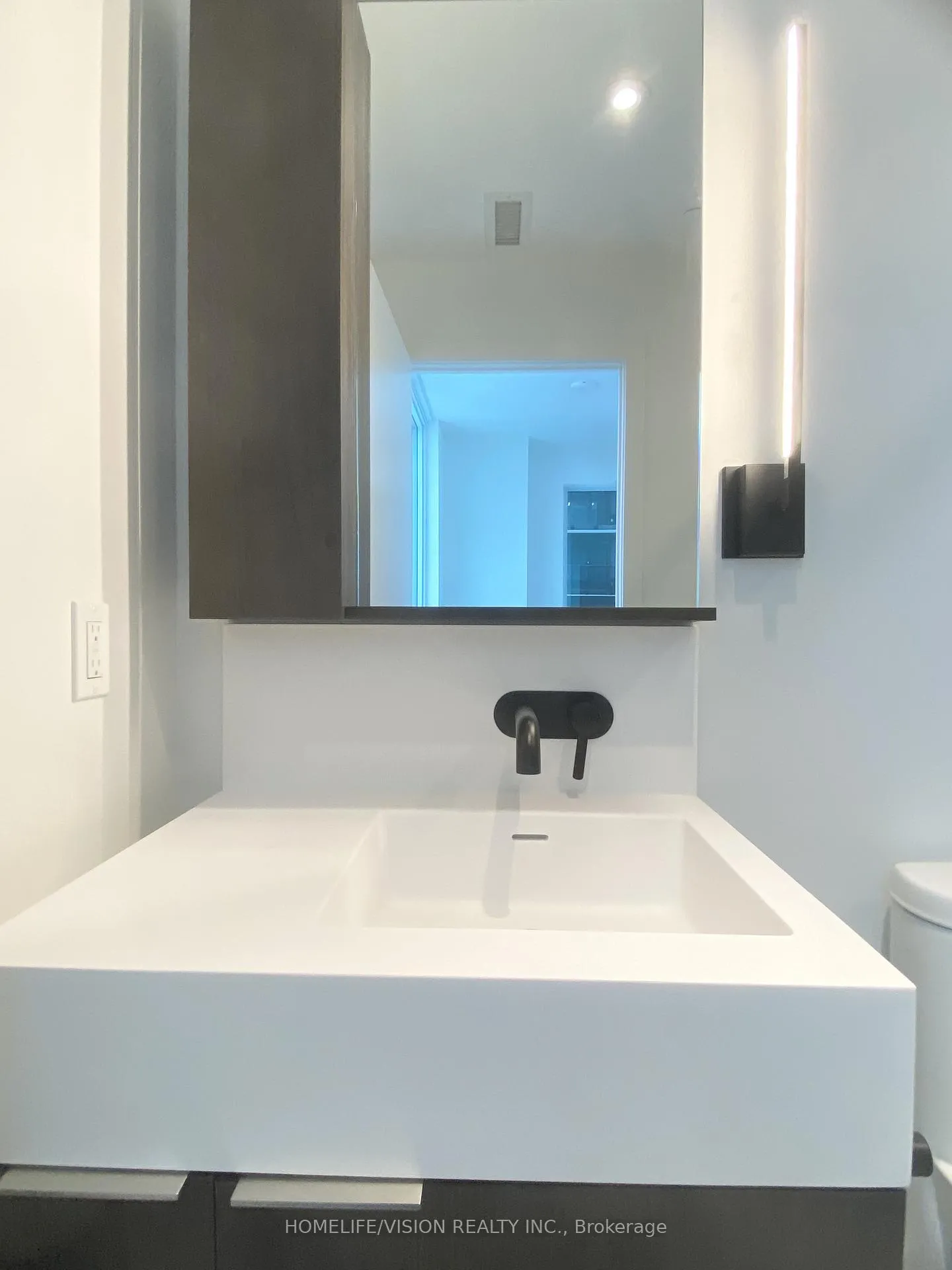 Photo 14 of Unit 2009, 127 Broadway Avenue, Toronto, Mount Pleasant East — HOMEH