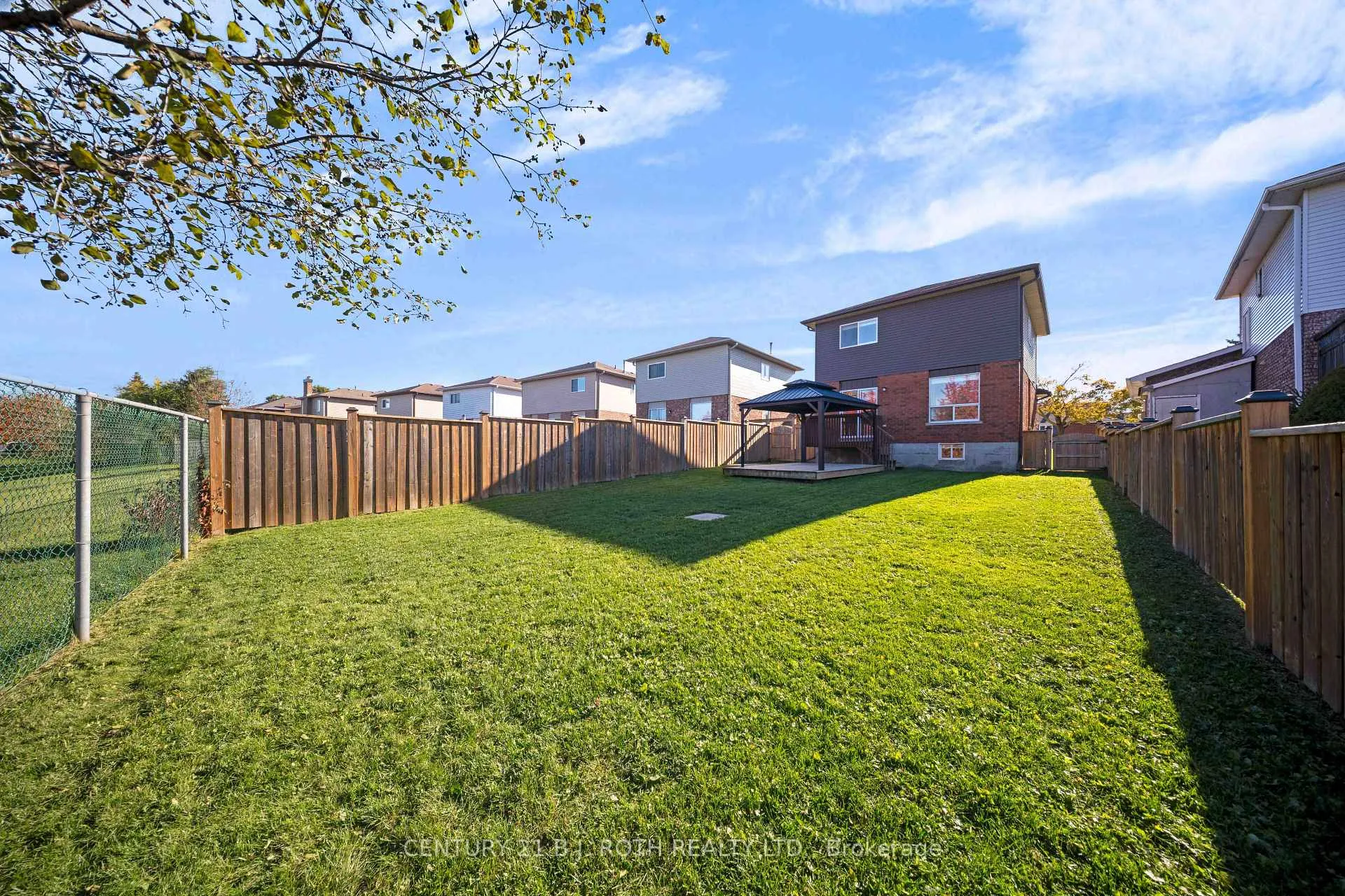 Photo 36 of 76 Arthur Avenue, Barrie, Grove East — HOMEH