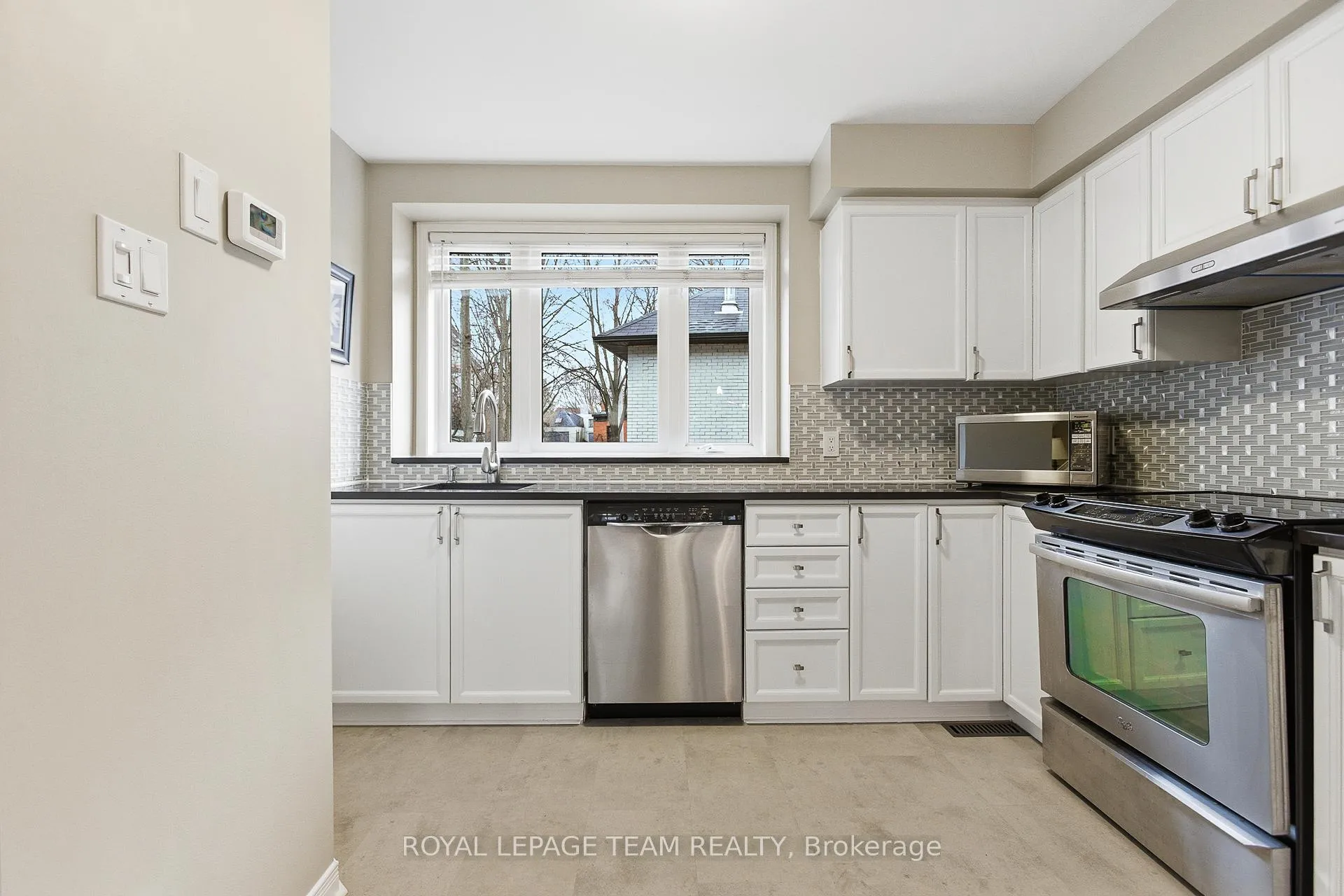 Photo 11 of 10 Cornerstone Private, Ottawa, Ottawa Centre/Golden Triangle — HOMEH