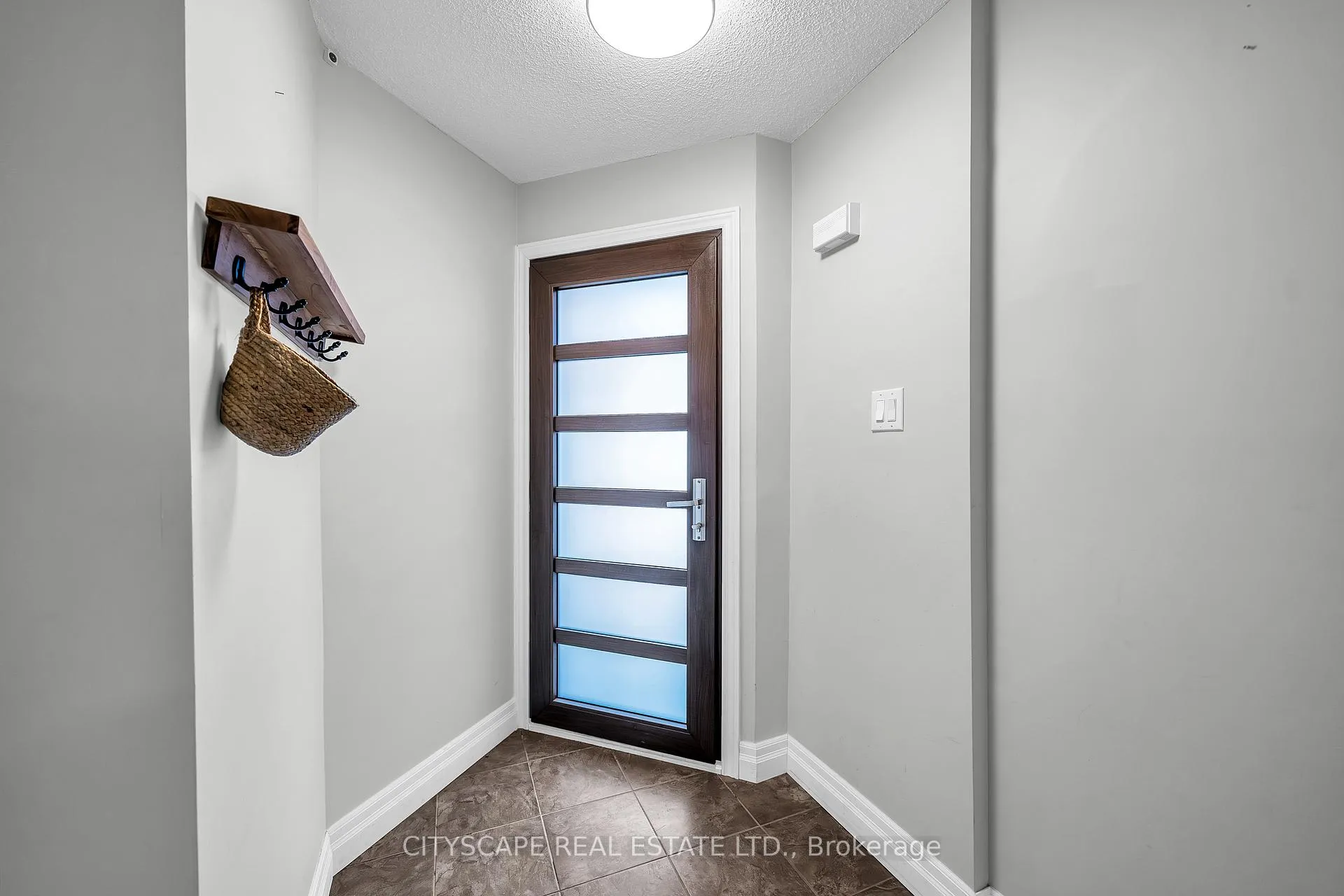 Photo 3 of Main - 1605 Deerbrook Drive, Pickering, Liverpool — HOMEH