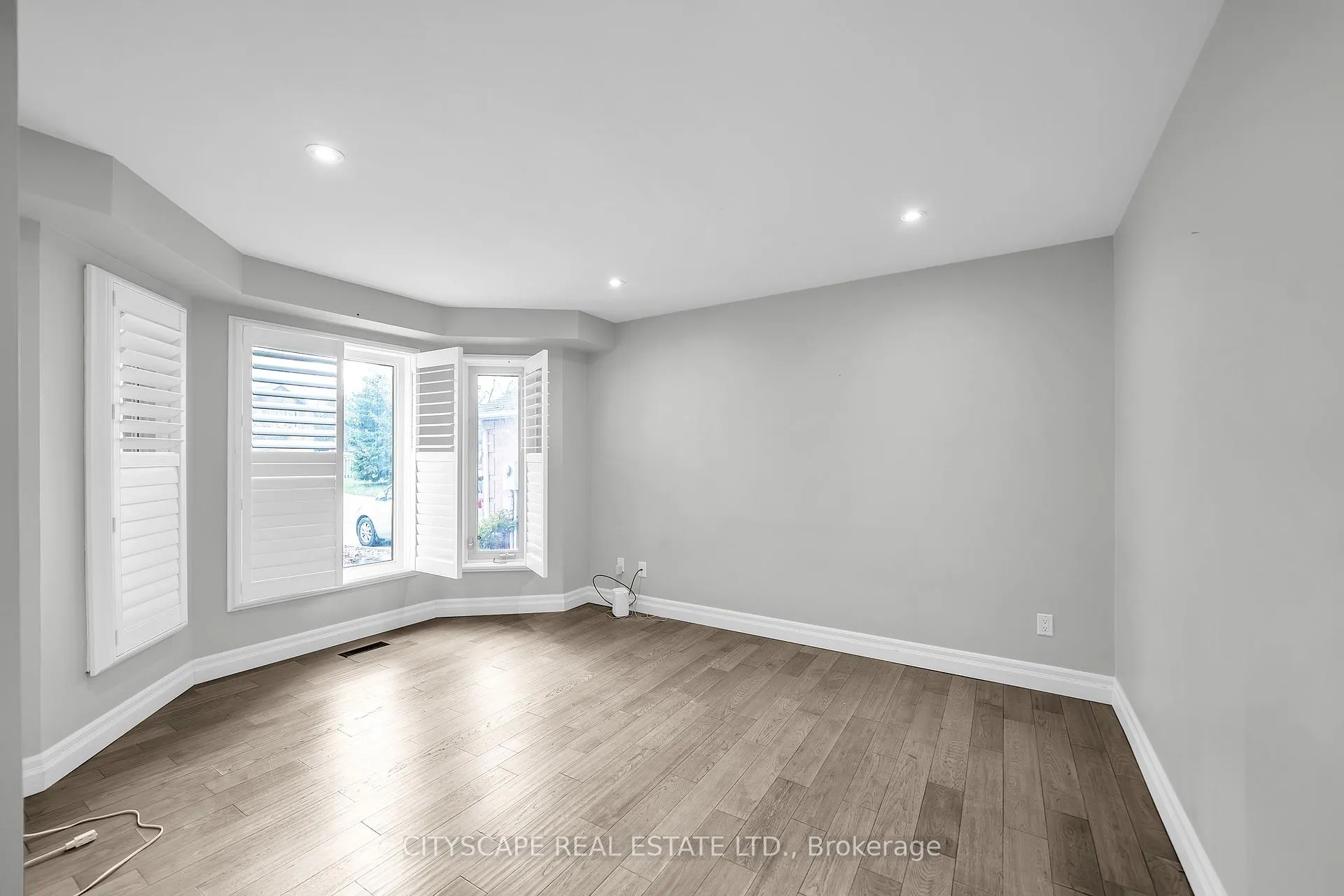 Photo 4 of Main - 1605 Deerbrook Drive, Pickering, Liverpool — HOMEH