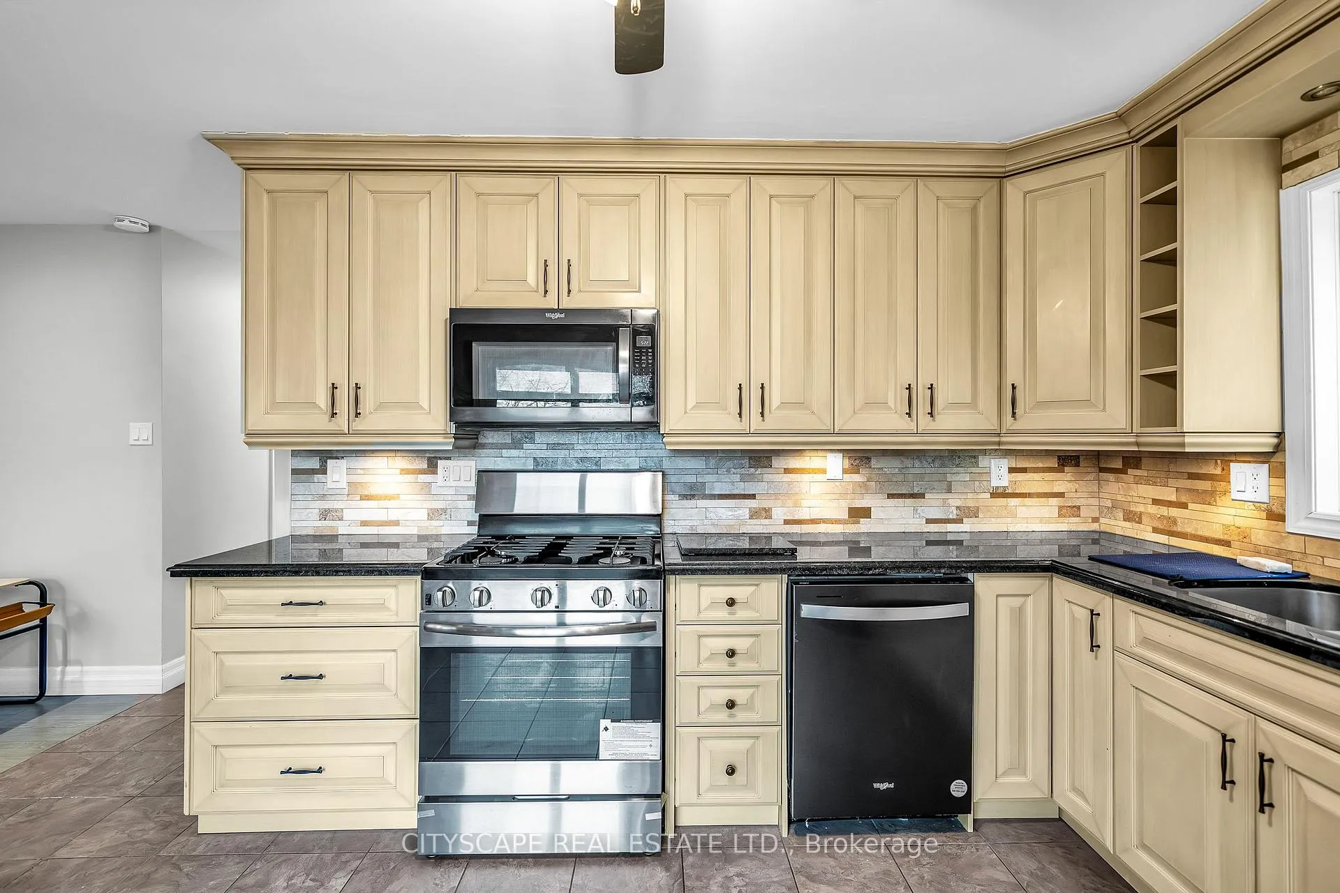 Photo 7 of Main - 1605 Deerbrook Drive, Pickering, Liverpool — HOMEH