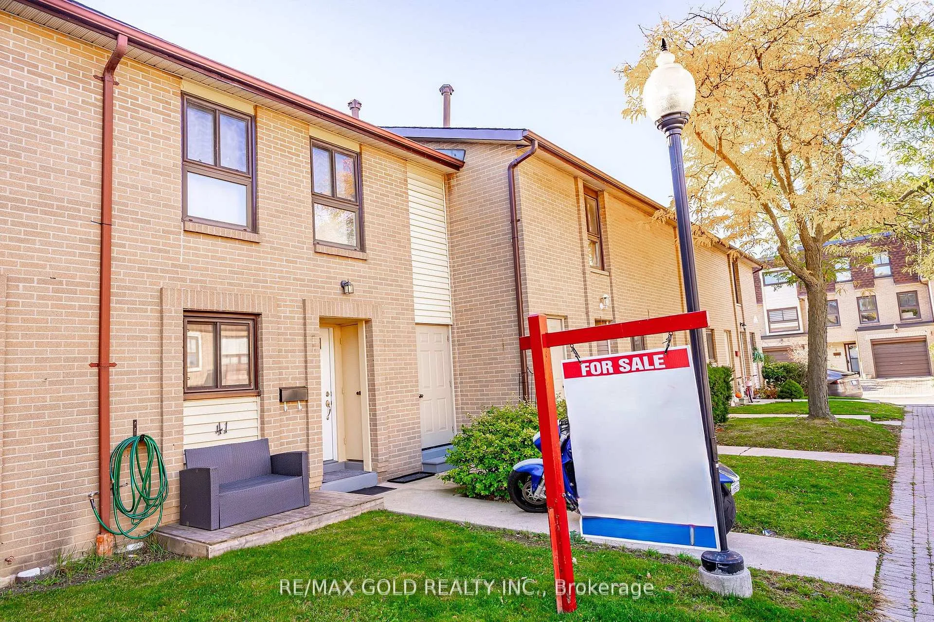 Photo 3 of Unit 41, 46 Dearbourne Boulevard, Brampton, Southgate — HOMEH