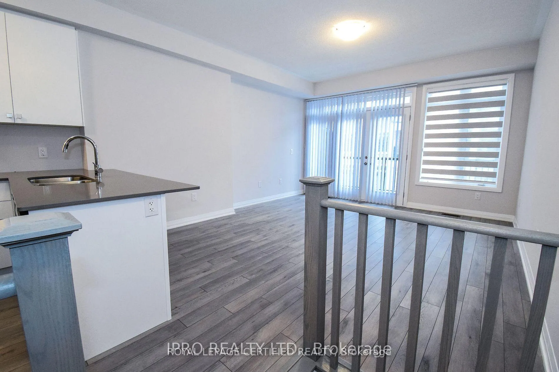 Photo 9 of Unit 404, 585 Colborne Street E, Brantford — HOMEH