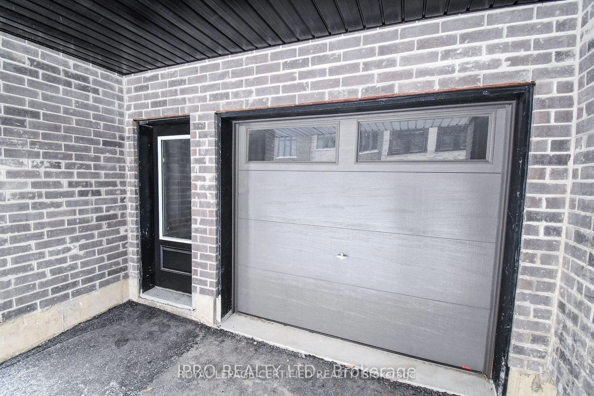 Photo 26 of Unit 404, 585 Colborne Street E, Brantford — HOMEH