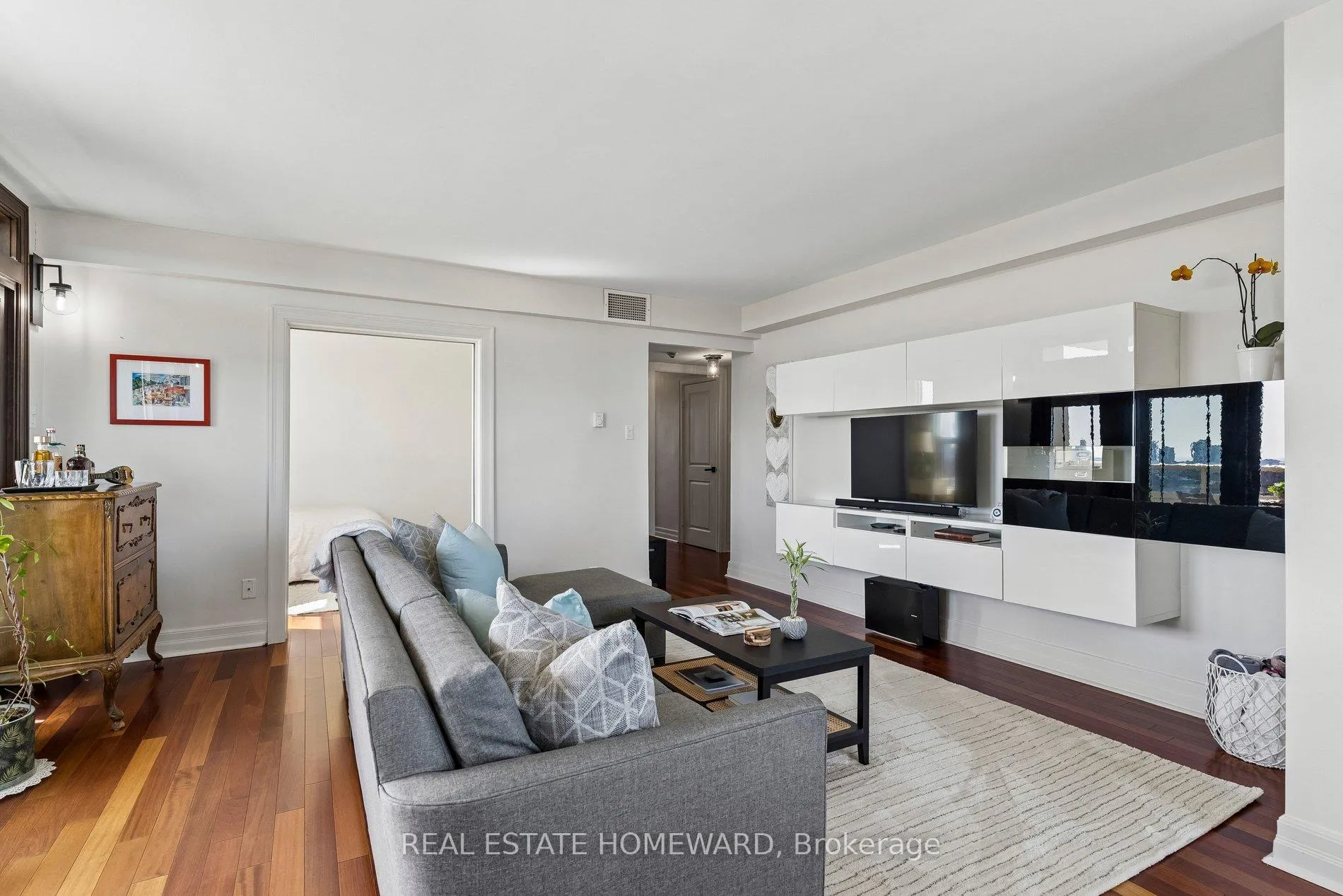 Photo 9 of Unit 1208, 980 Broadview Avenue, Toronto, Broadview North — HOMEH