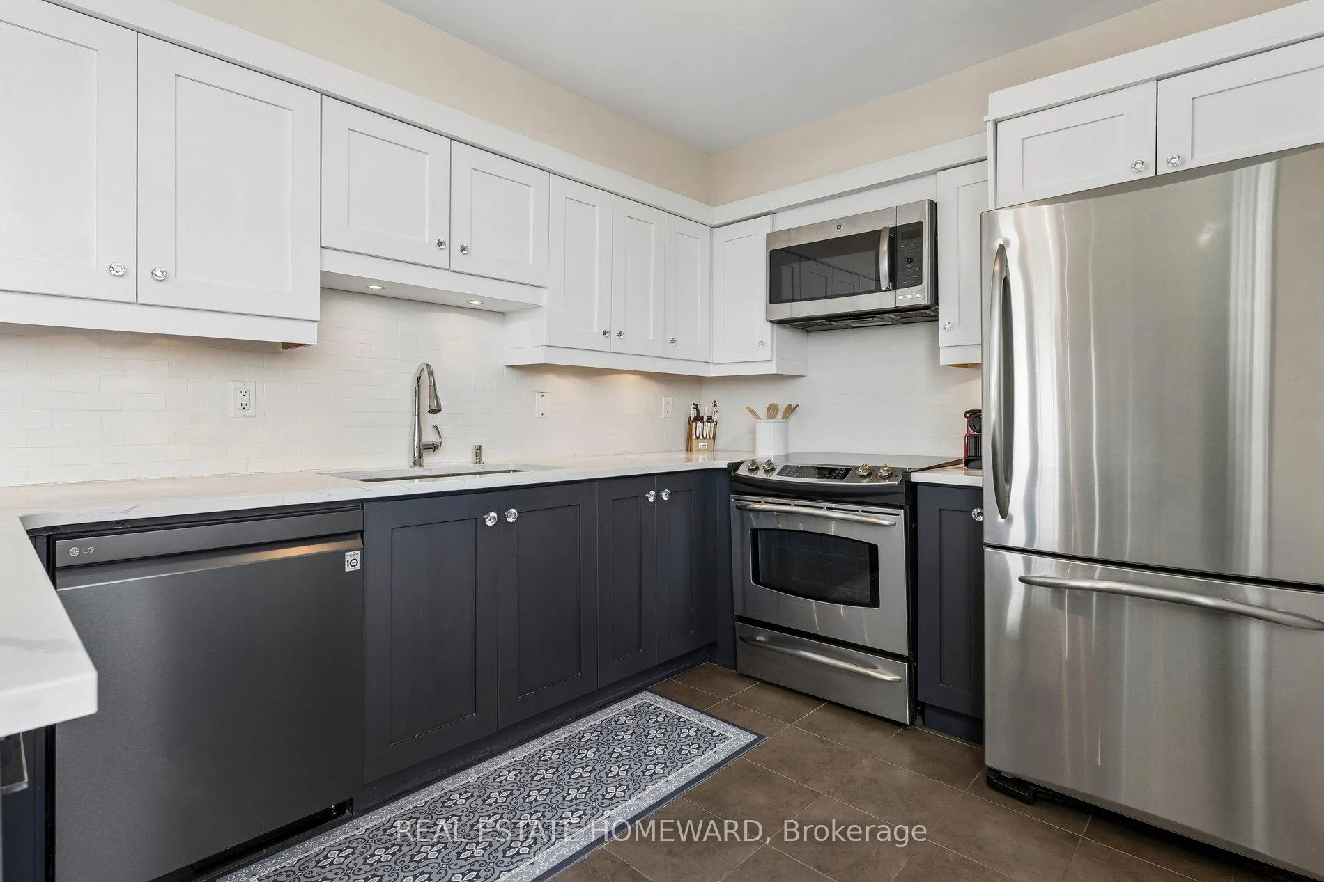 Photo 16 of Unit 1208, 980 Broadview Avenue, Toronto, Broadview North — HOMEH