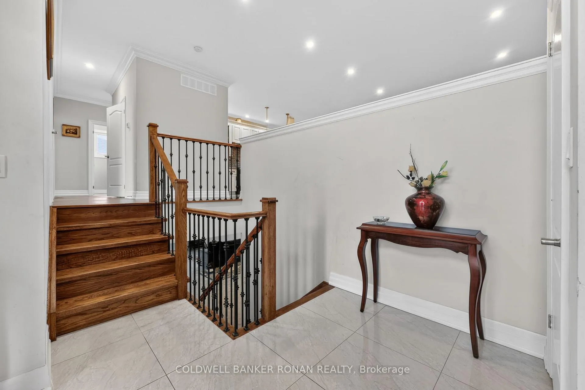 Photo 2 of 3019 Sandy Cove Drive, Innisfil, Rural Innisfil — HOMEH