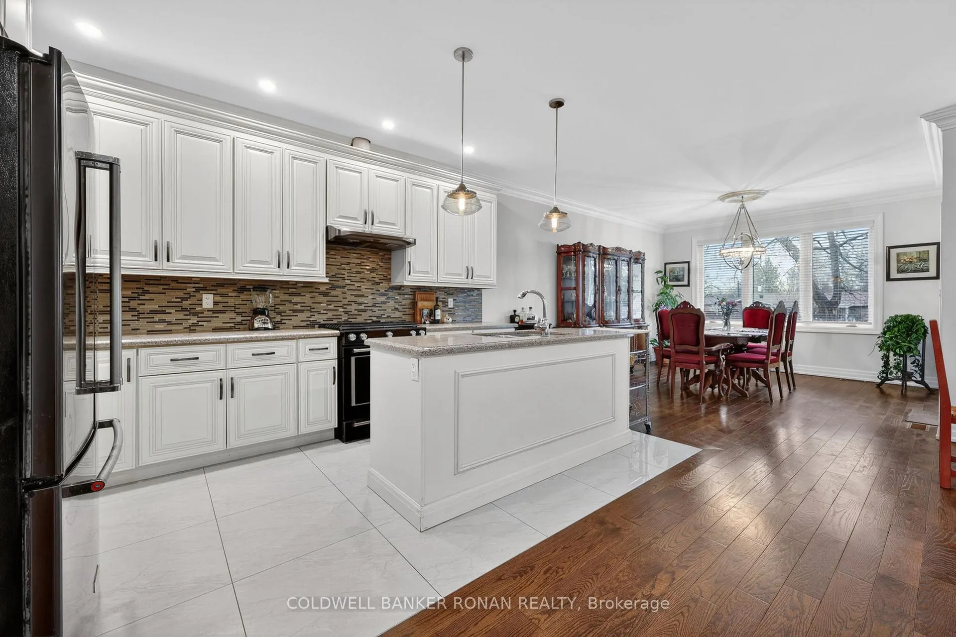 Photo 4 of 3019 Sandy Cove Drive, Innisfil, Rural Innisfil — HOMEH