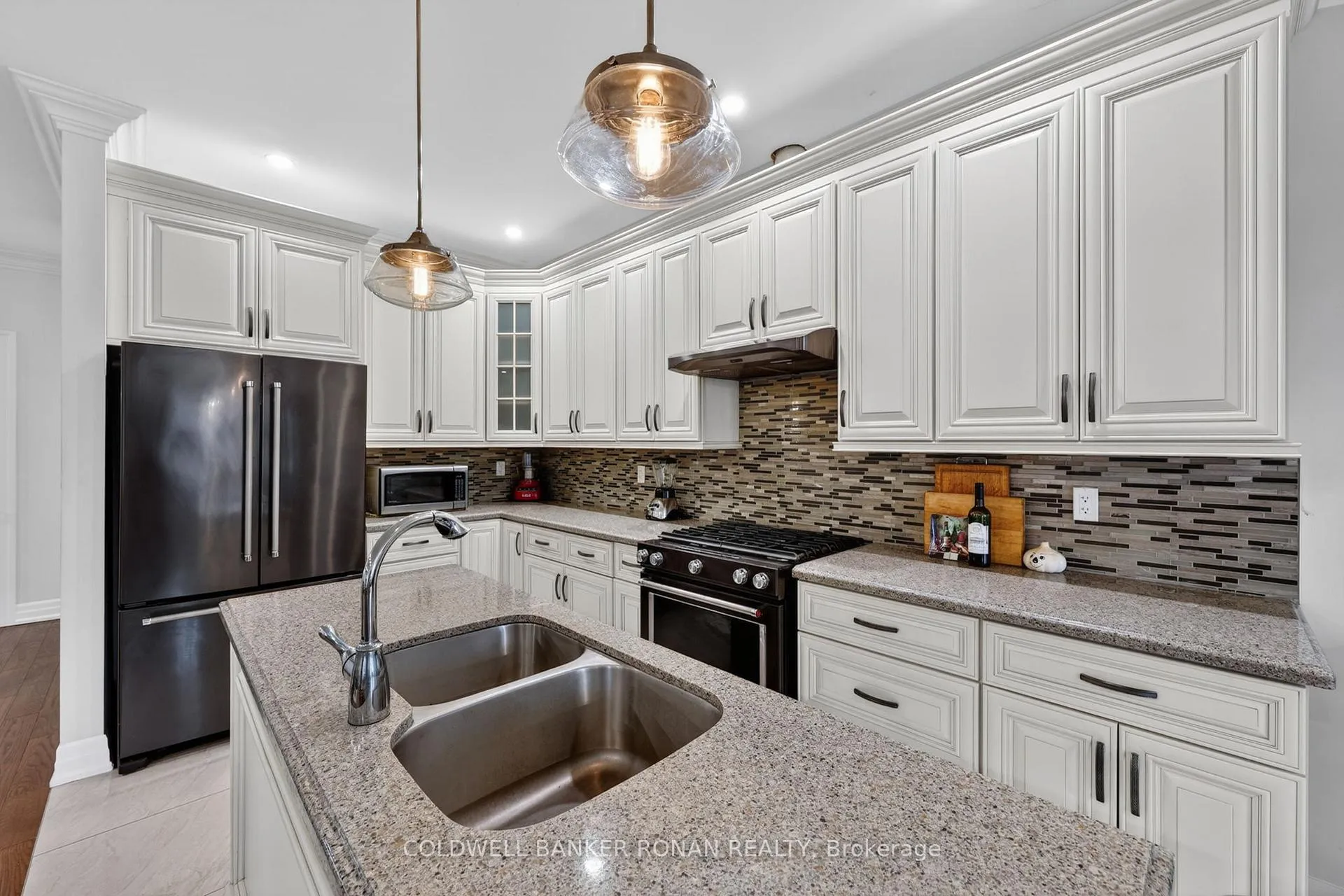 Photo 6 of 3019 Sandy Cove Drive, Innisfil, Rural Innisfil — HOMEH