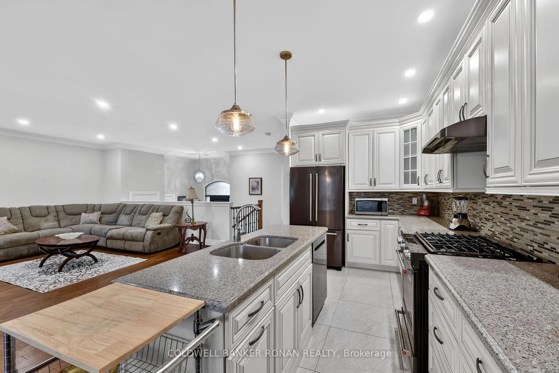 Photo 8 of 3019 Sandy Cove Drive, Innisfil, Rural Innisfil — HOMEH