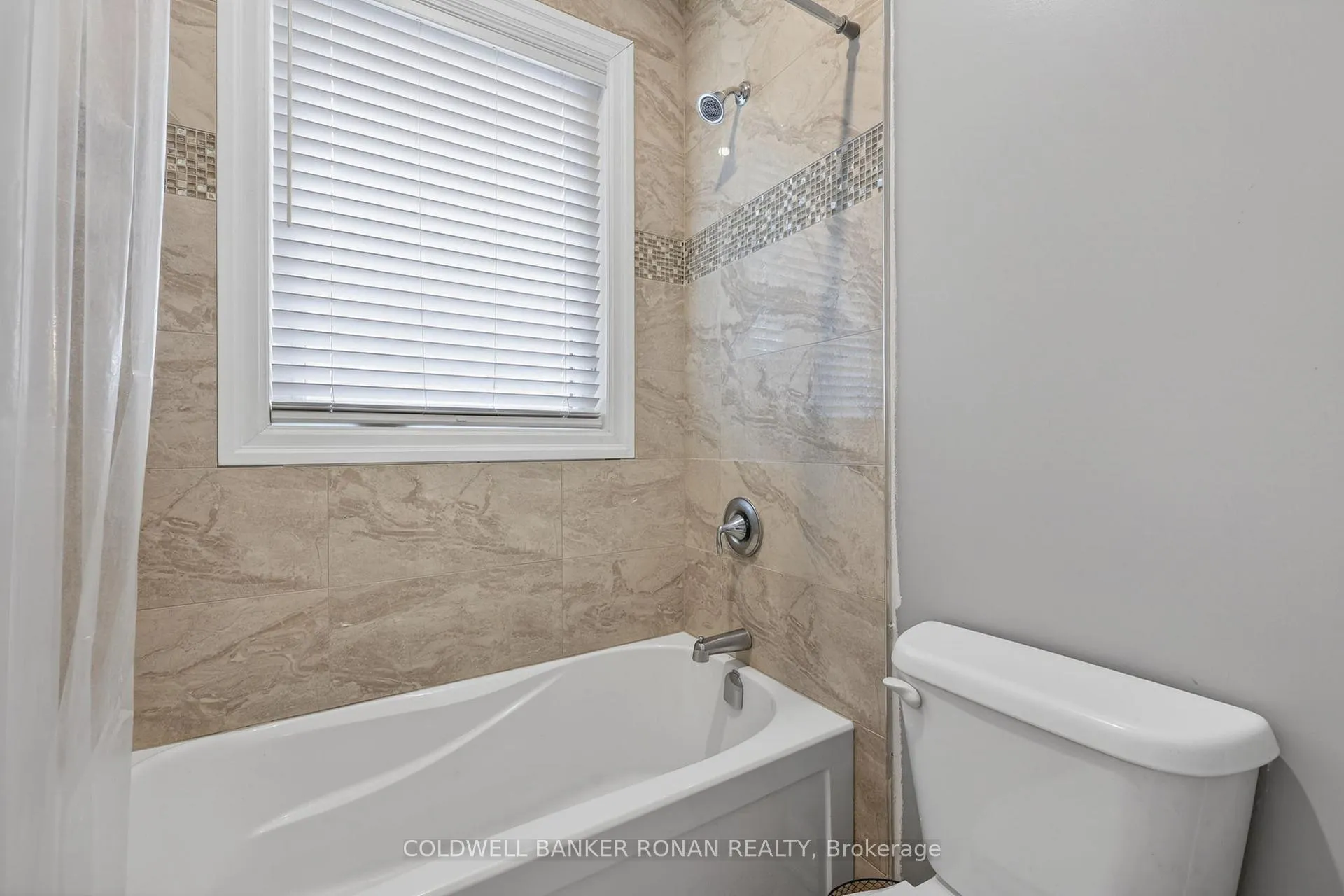 Photo 21 of 3019 Sandy Cove Drive, Innisfil, Rural Innisfil — HOMEH