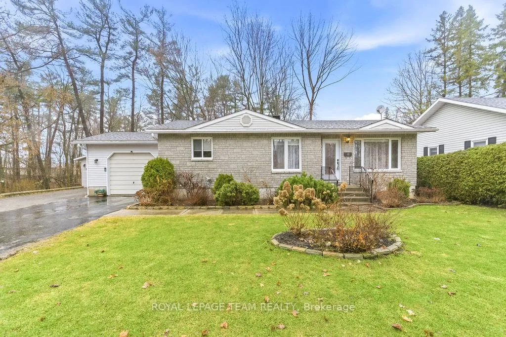 Photo 1 of 40 Pine Avenue, Renfrew — HOMEH