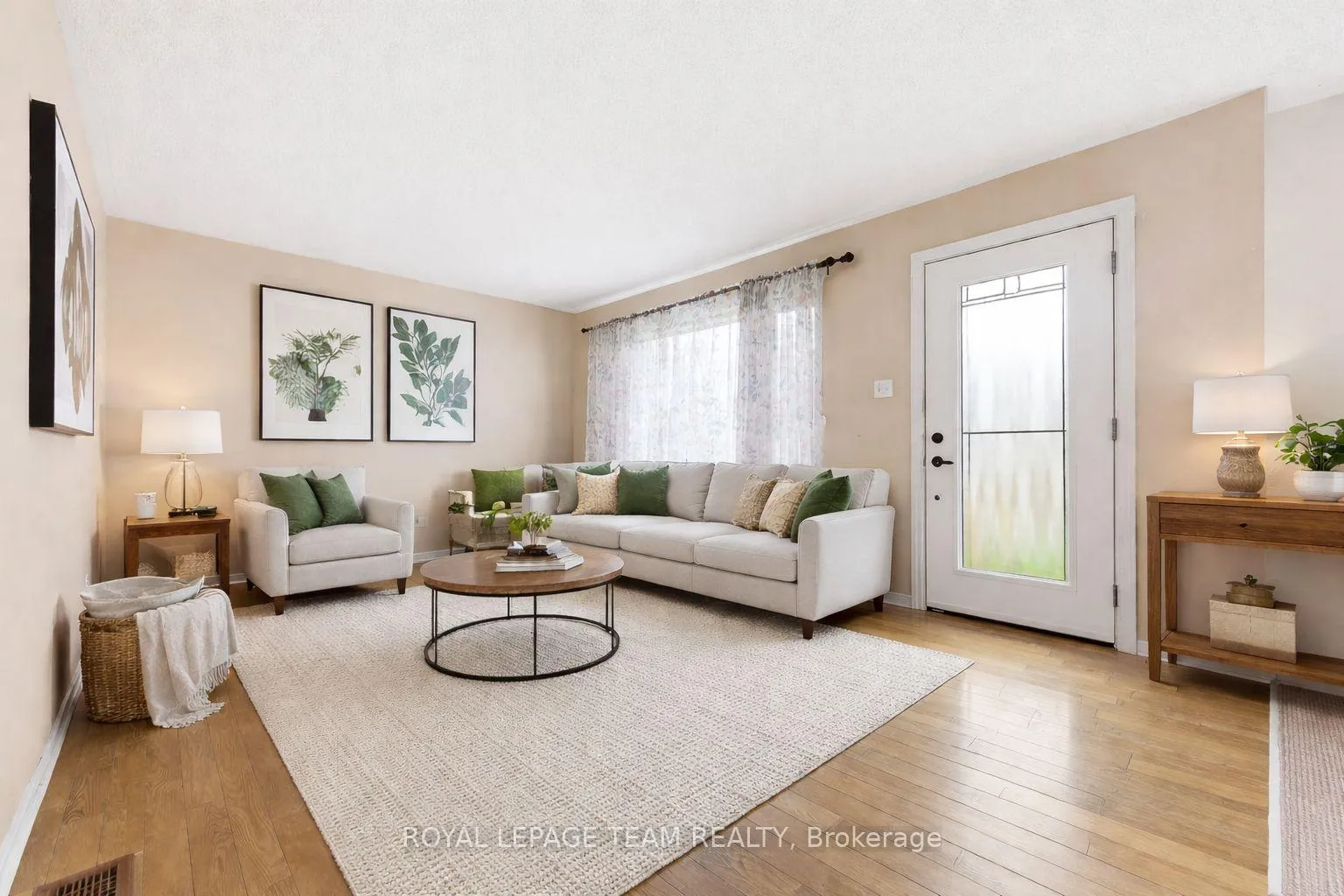 Photo 5 of 40 Pine Avenue, Renfrew — HOMEH
