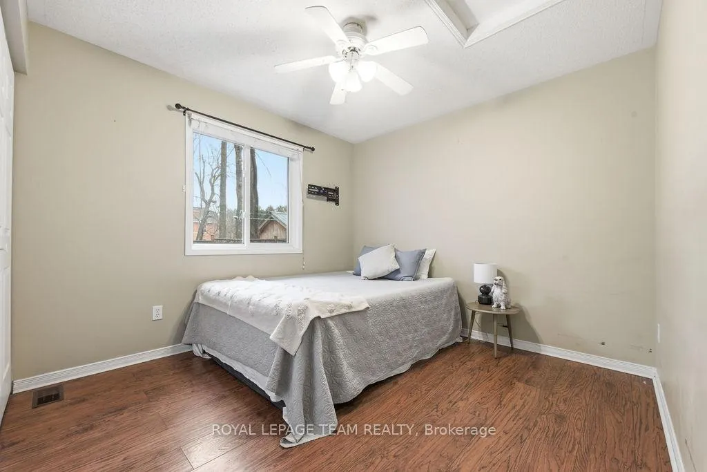 Photo 17 of 40 Pine Avenue, Renfrew — HOMEH