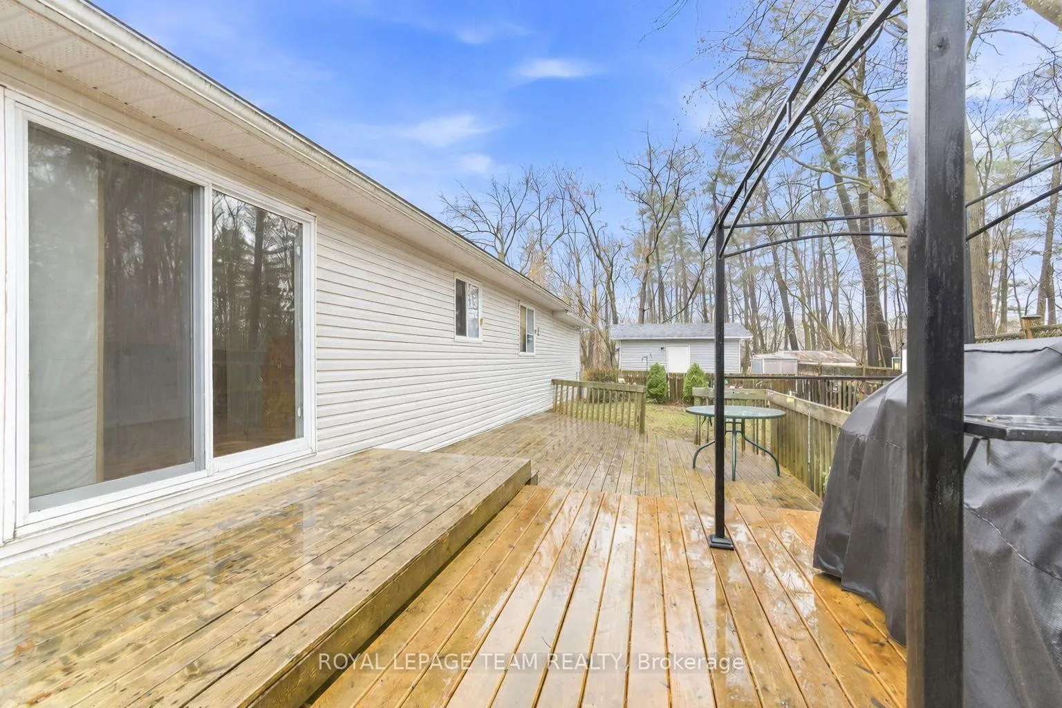Photo 24 of 40 Pine Avenue, Renfrew — HOMEH