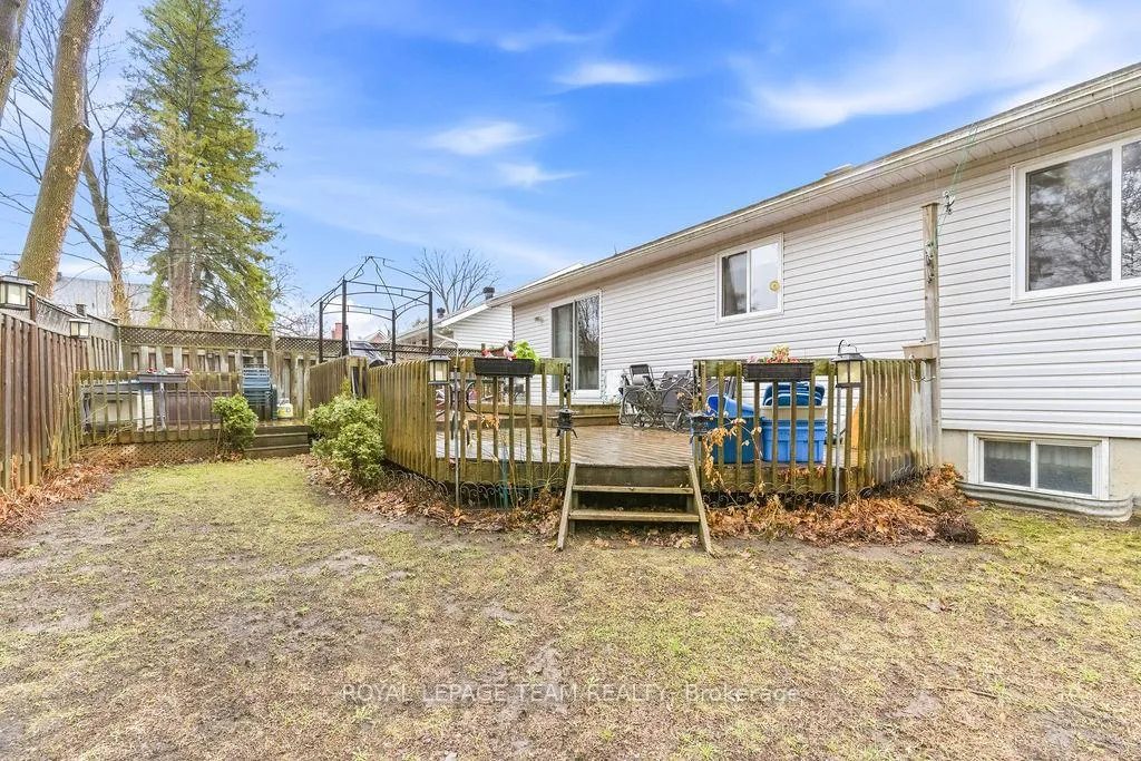Photo 25 of 40 Pine Avenue, Renfrew — HOMEH